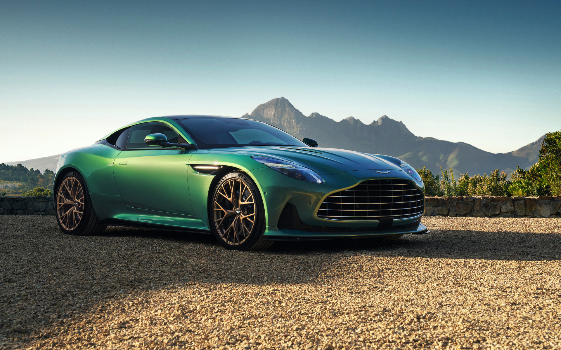 Бесплатное фото Aston Martin DBS V12