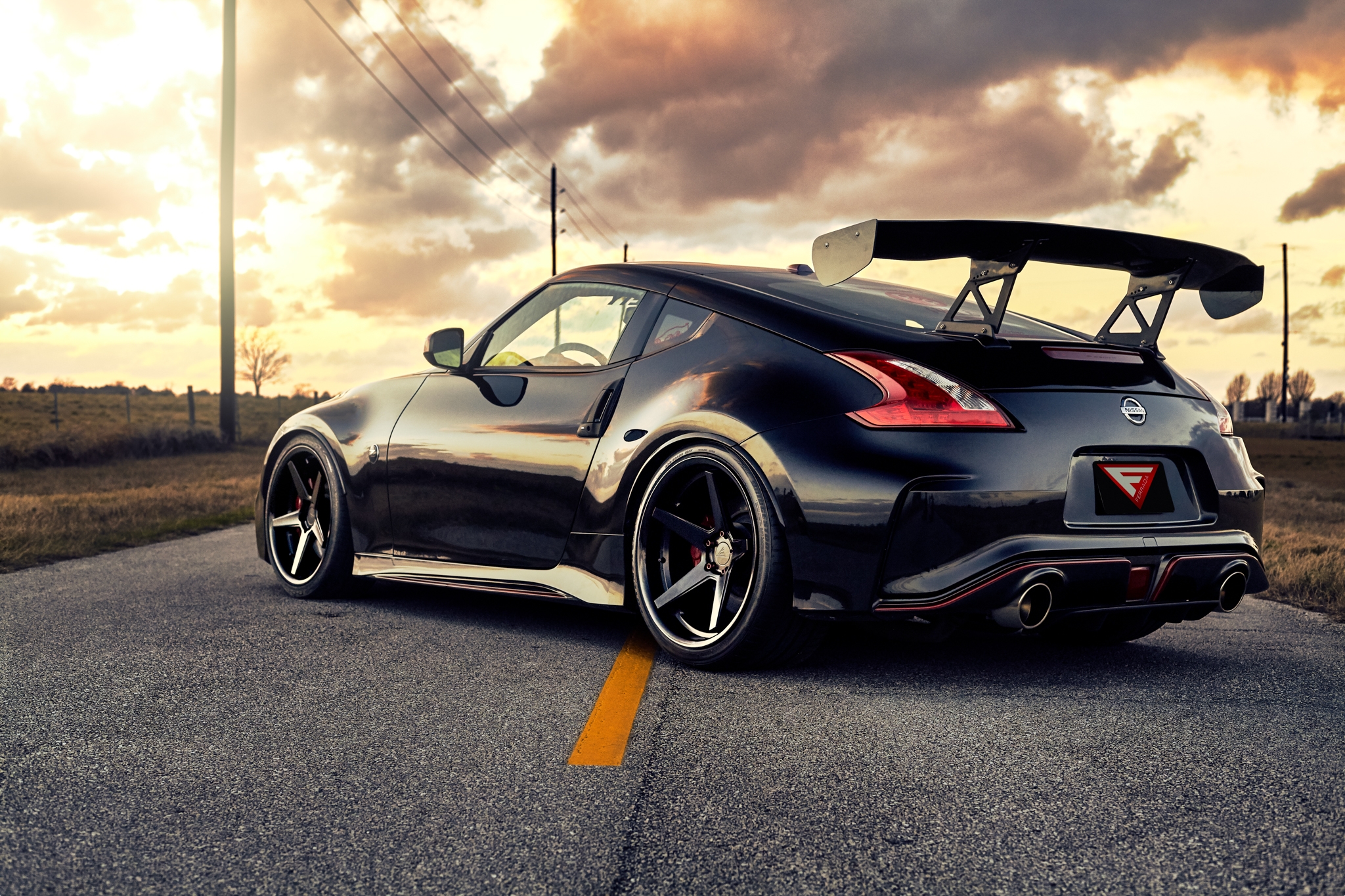 Free photo Nissan 350z black rear view