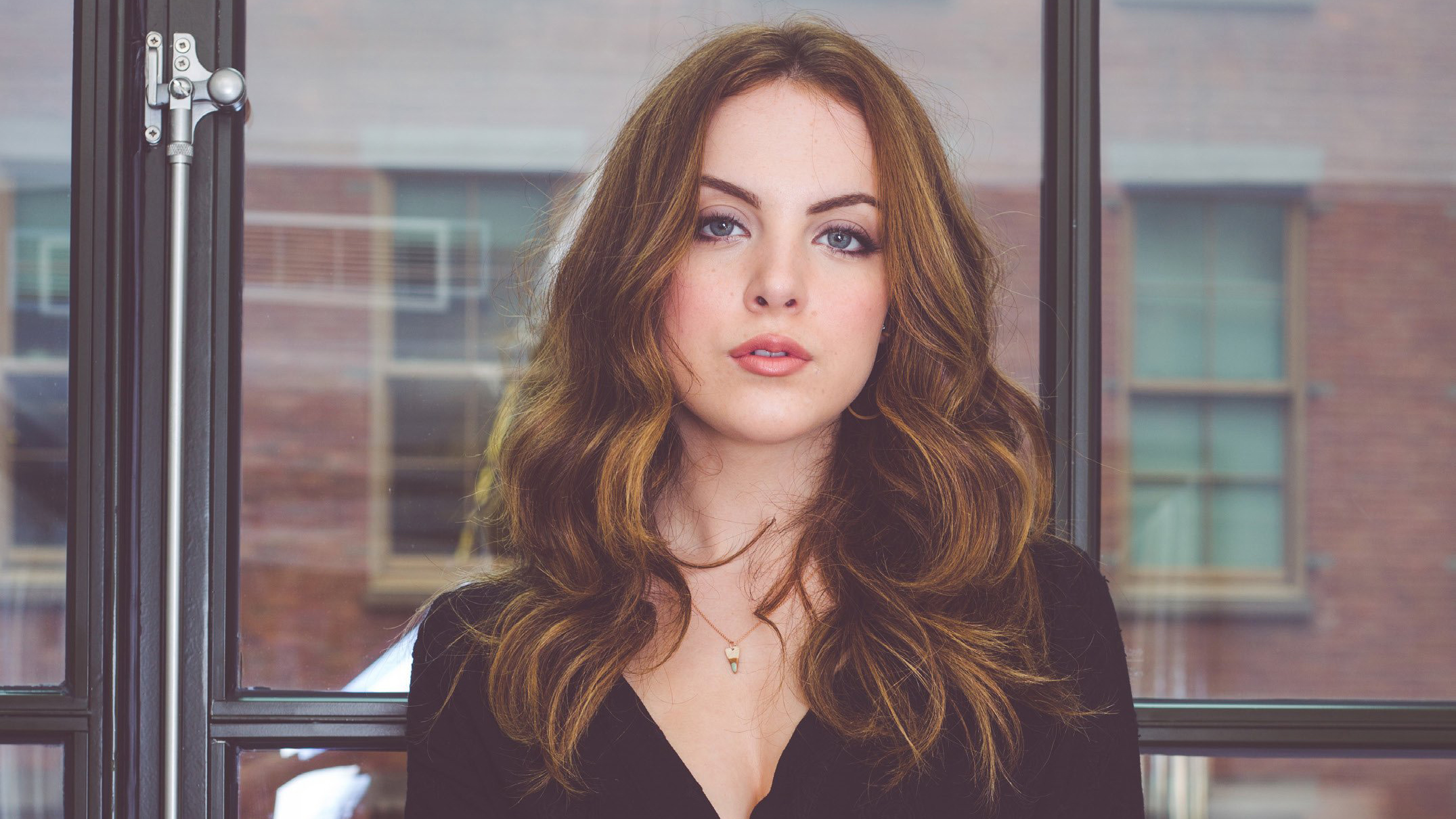 Wallpapers Elizabeth Gillies celebrity girls on the desktop