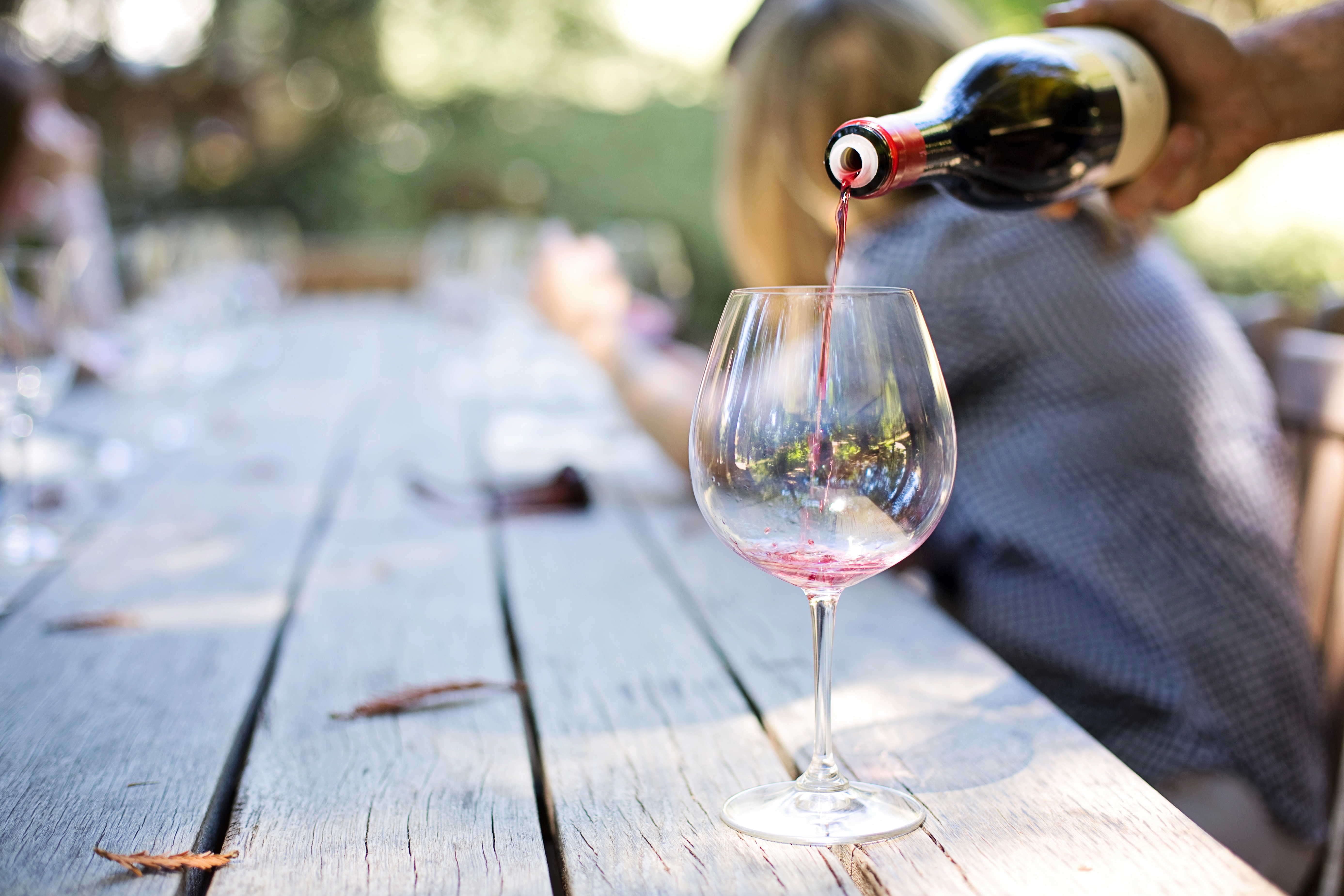 Wallpapers water wine glass on the desktop