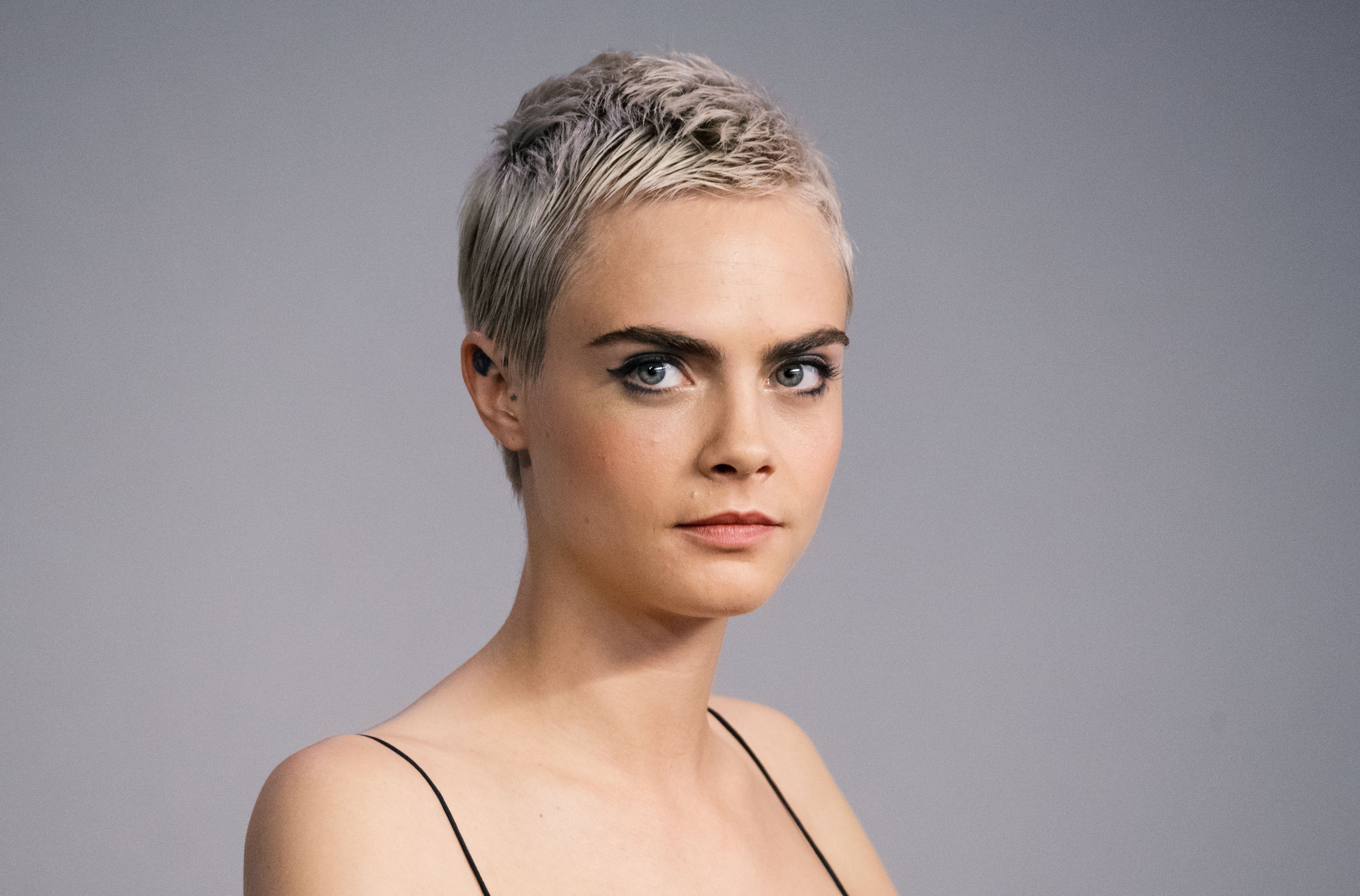 Wallpapers Cara Delevingne short hair celebrities on the desktop