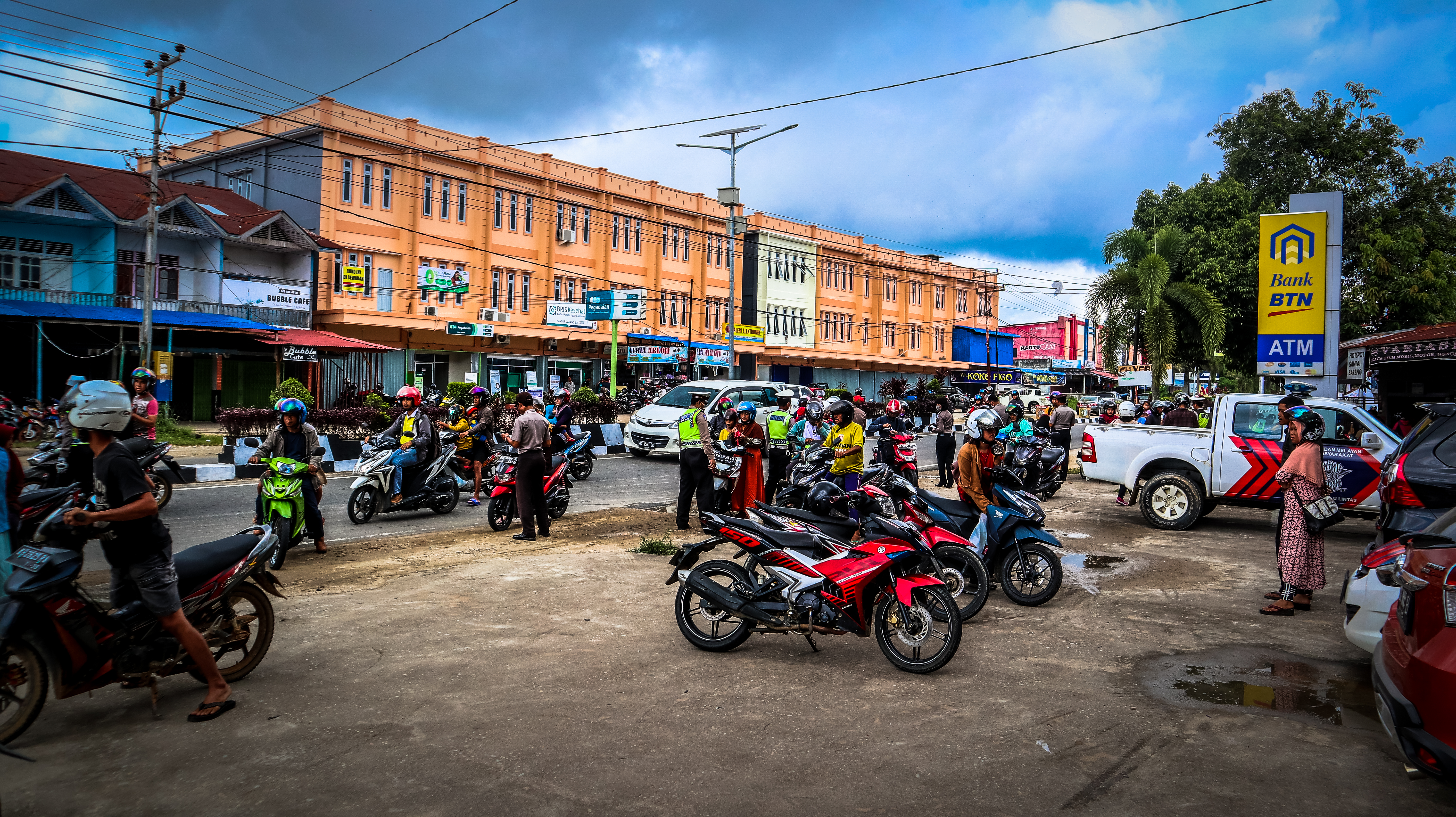 Wallpapers photo street motorcycle on the desktop