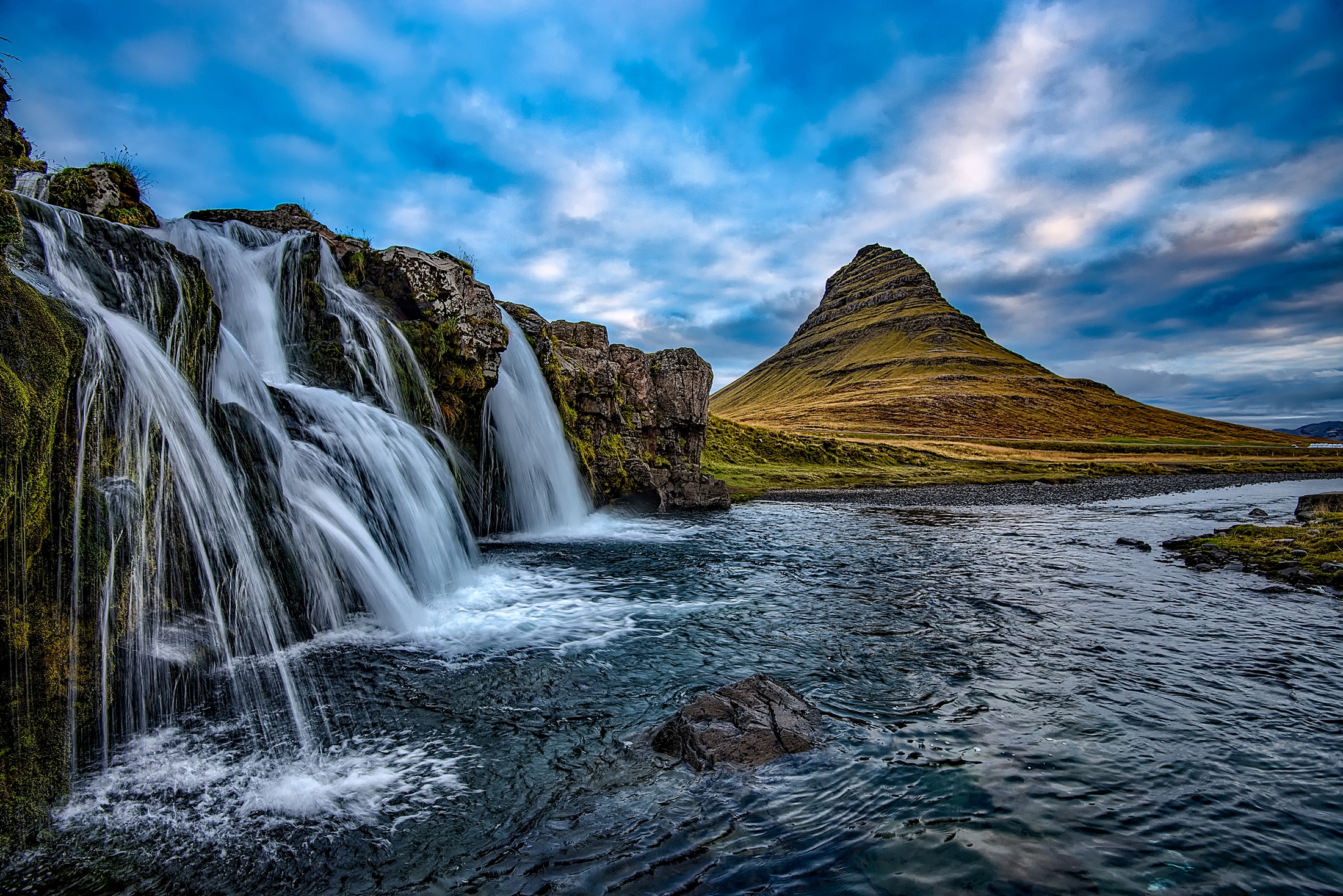 Free photo A small waterfall in Iceland