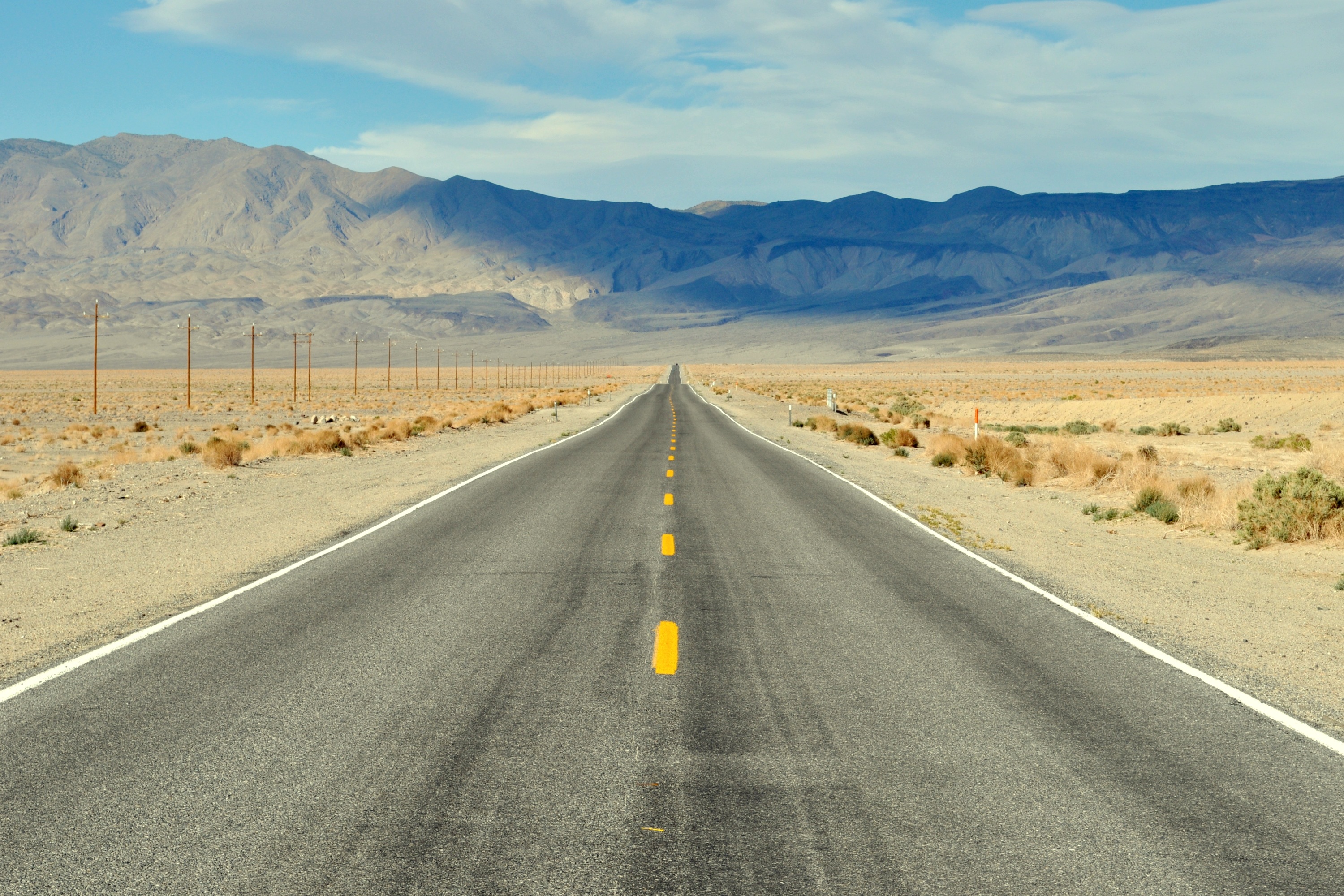 Free photo An endless road stretching into the horizon.