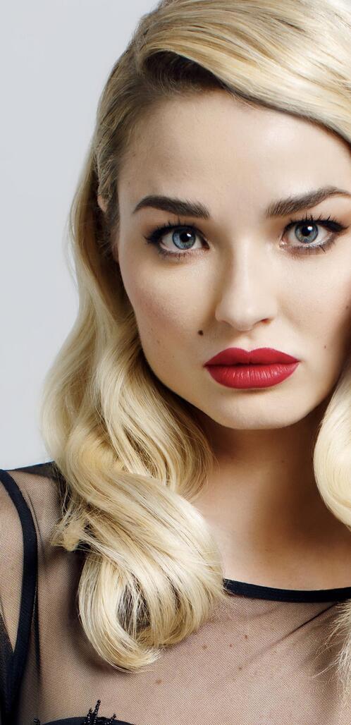 Rus porno Alina Sleptsova Peshtaxta ortida jinni