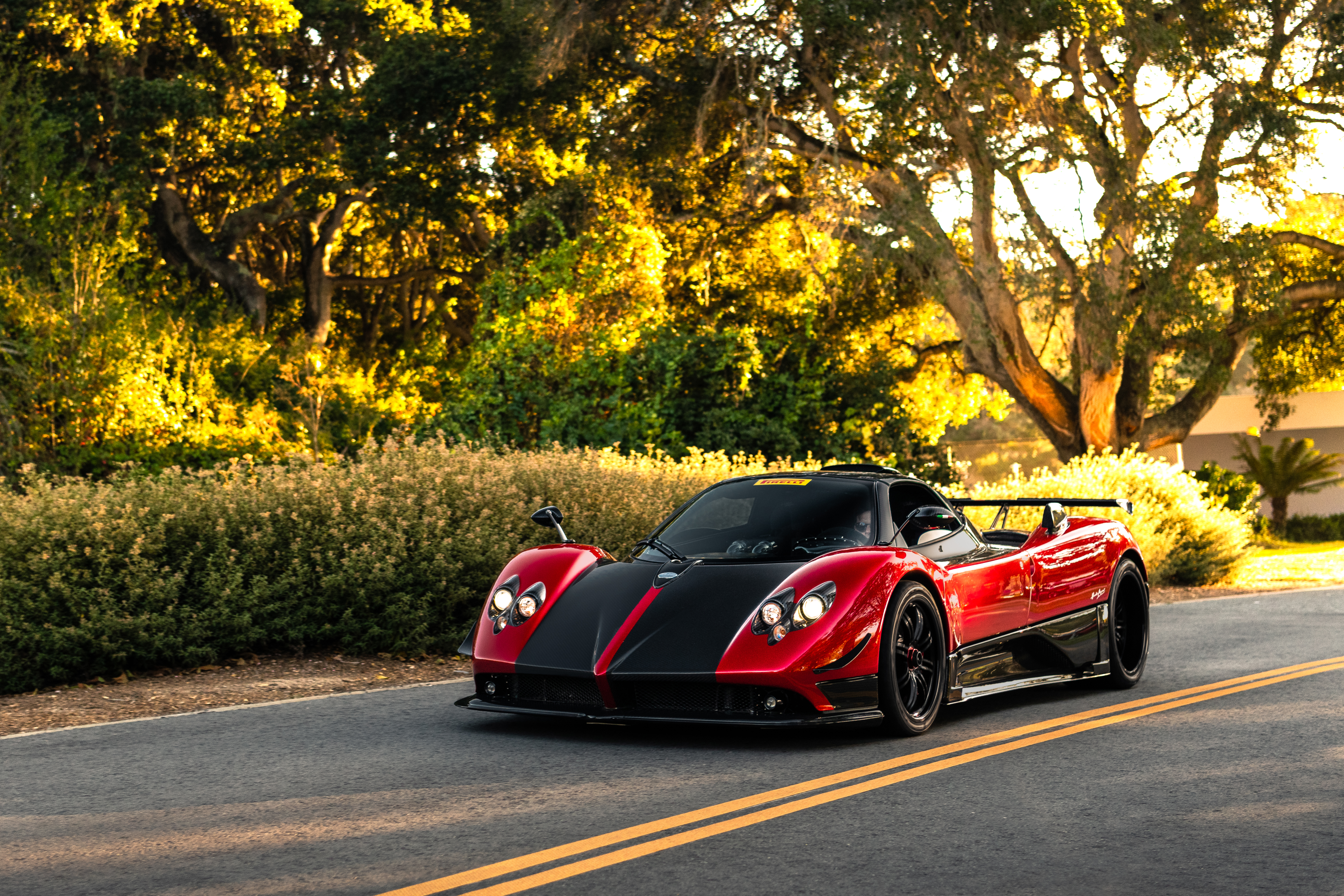 Обои купе Pagani Zonda красная машина на рабочий стол