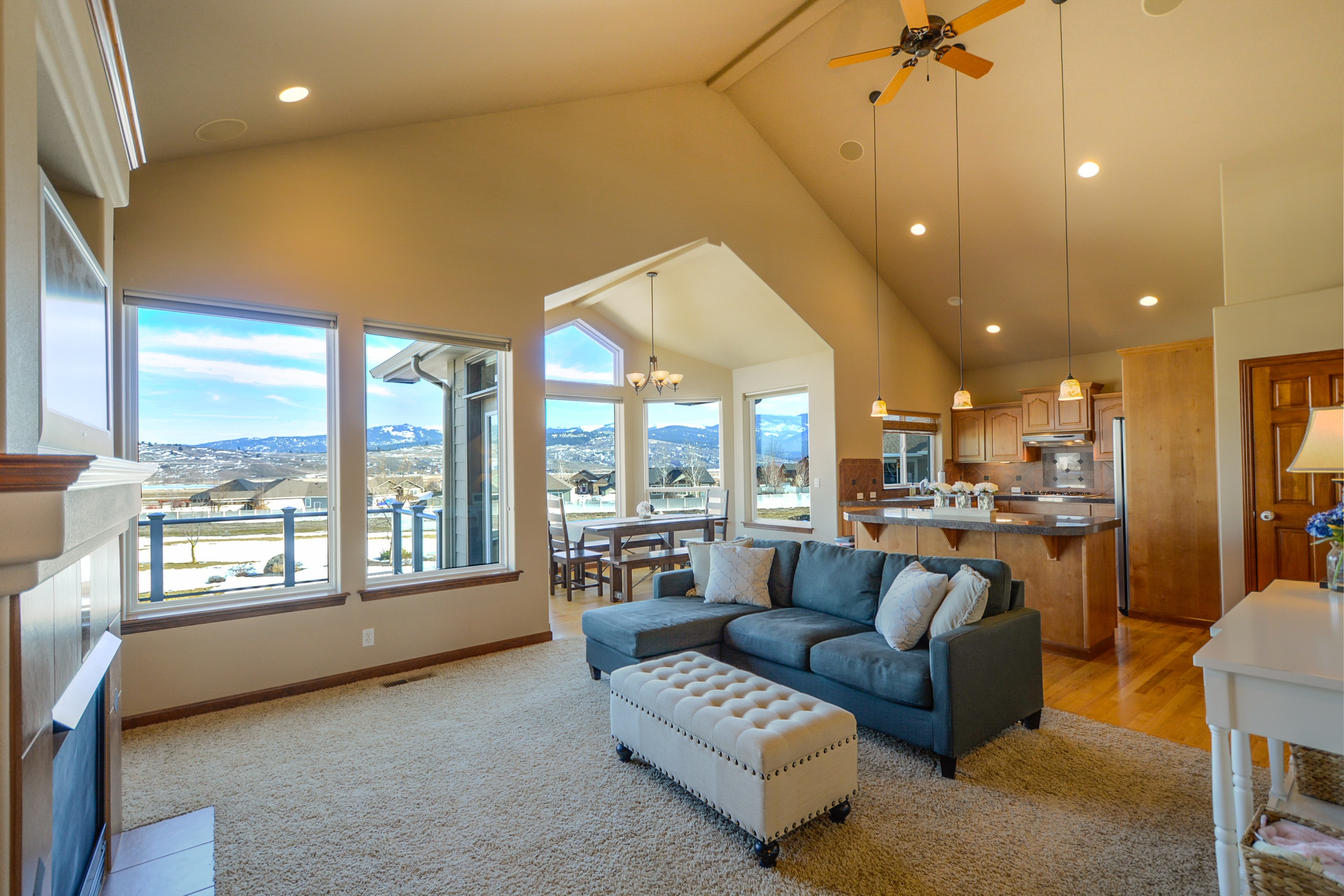 桌面上的壁纸别墅 房子 担任主席