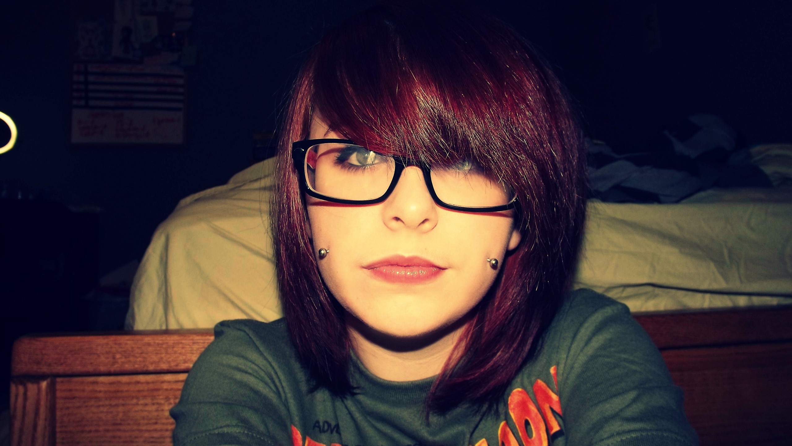 Обои лицо портрет очки на рабочий стол