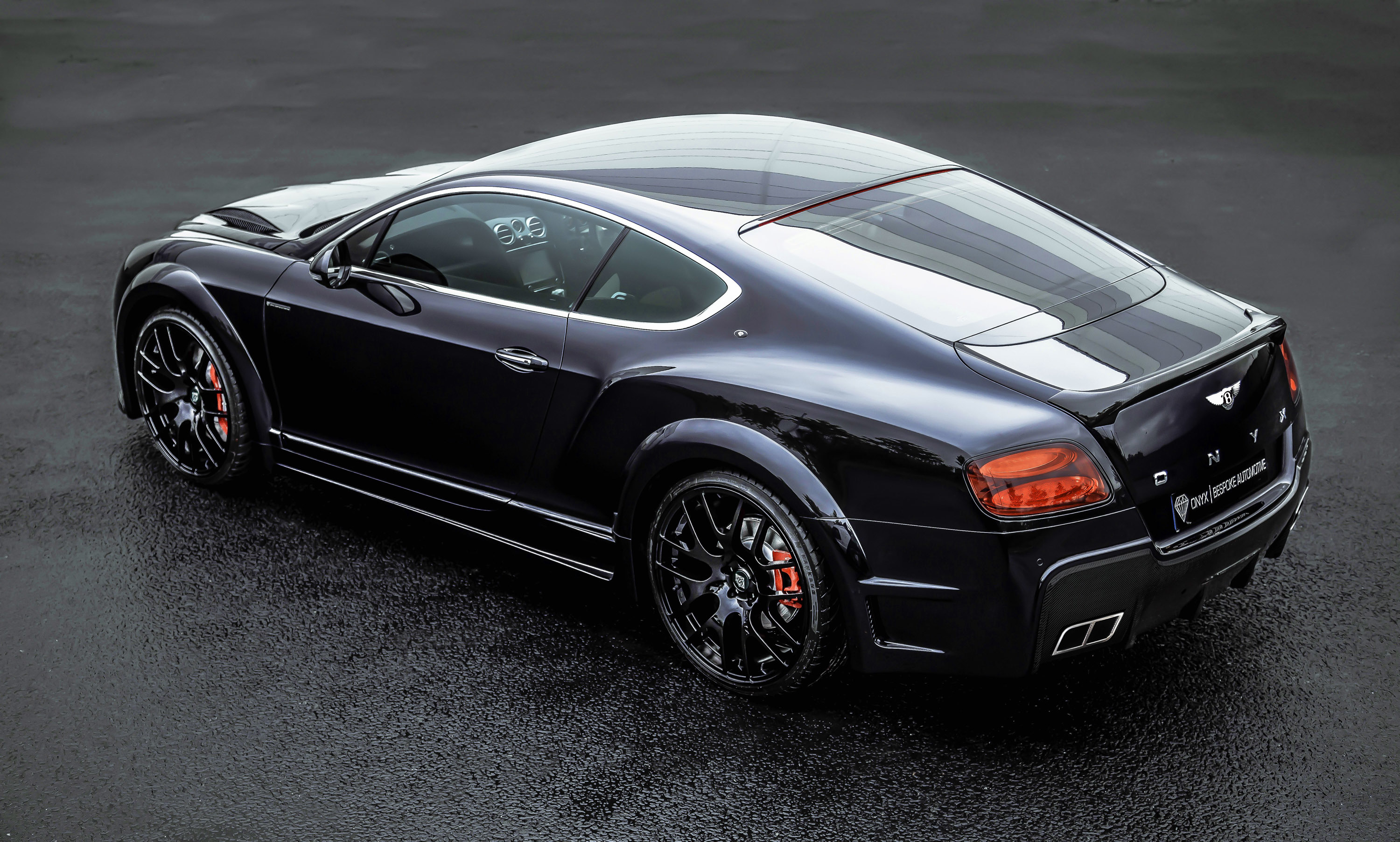 Bentley Continental GT in black.