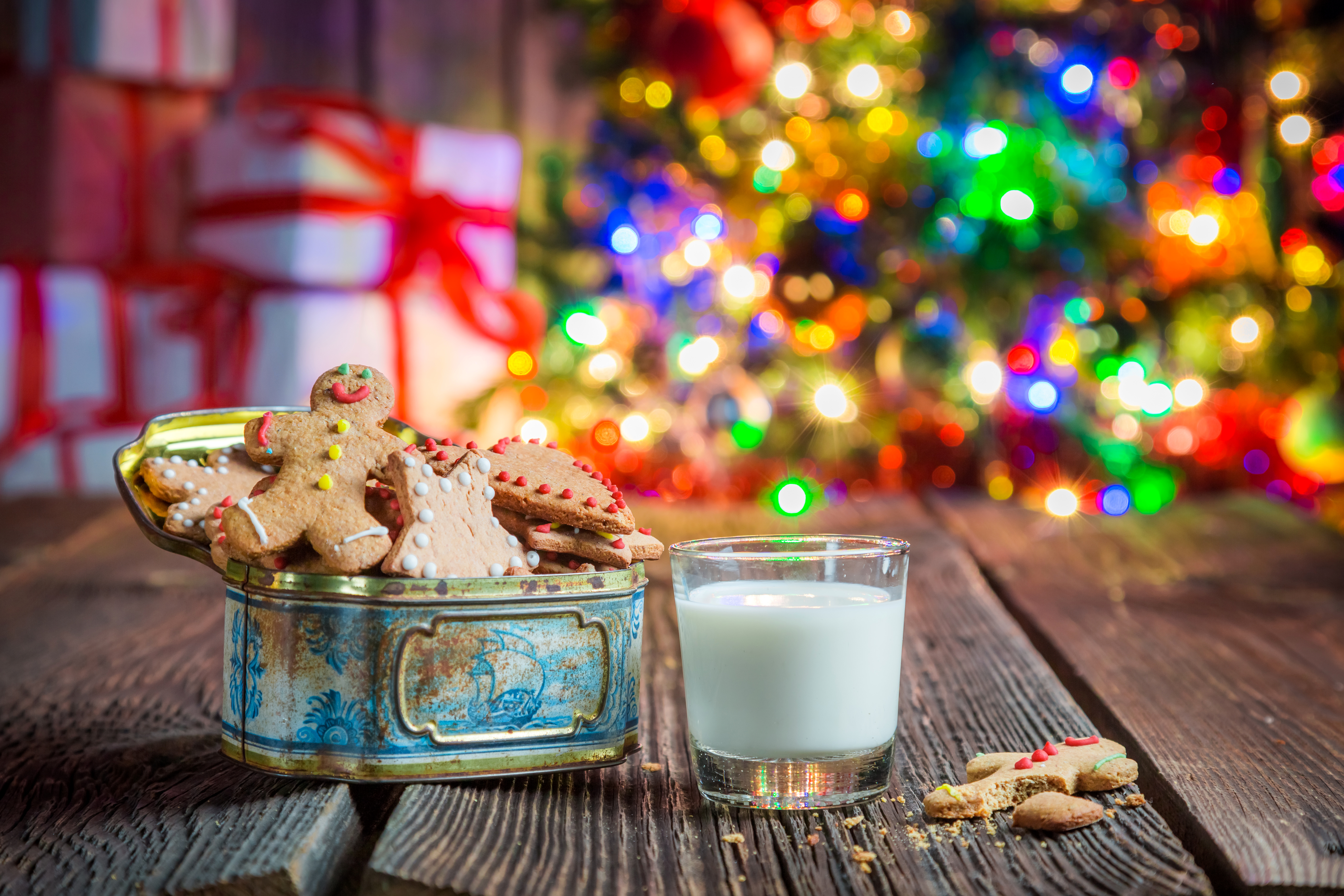 Бесплатное фото Печенье, новый год и молоко