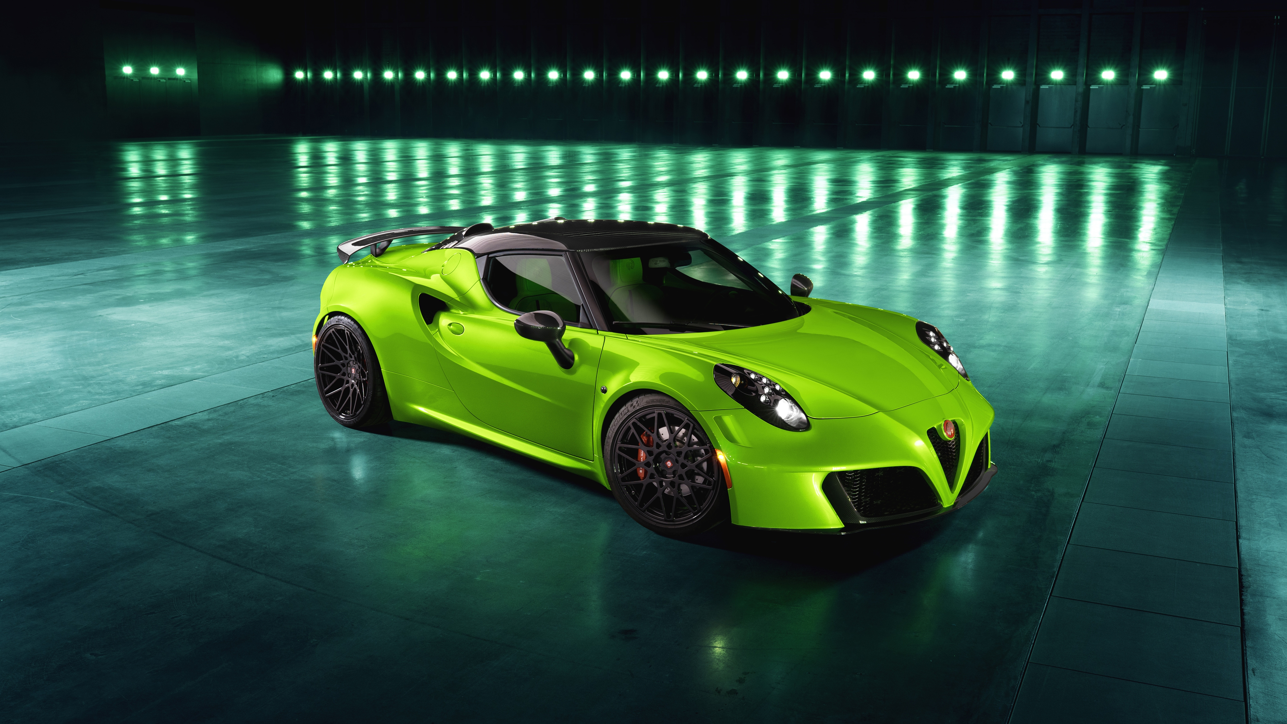 Free photo Alfa romeo 4c centurion lettuce color.