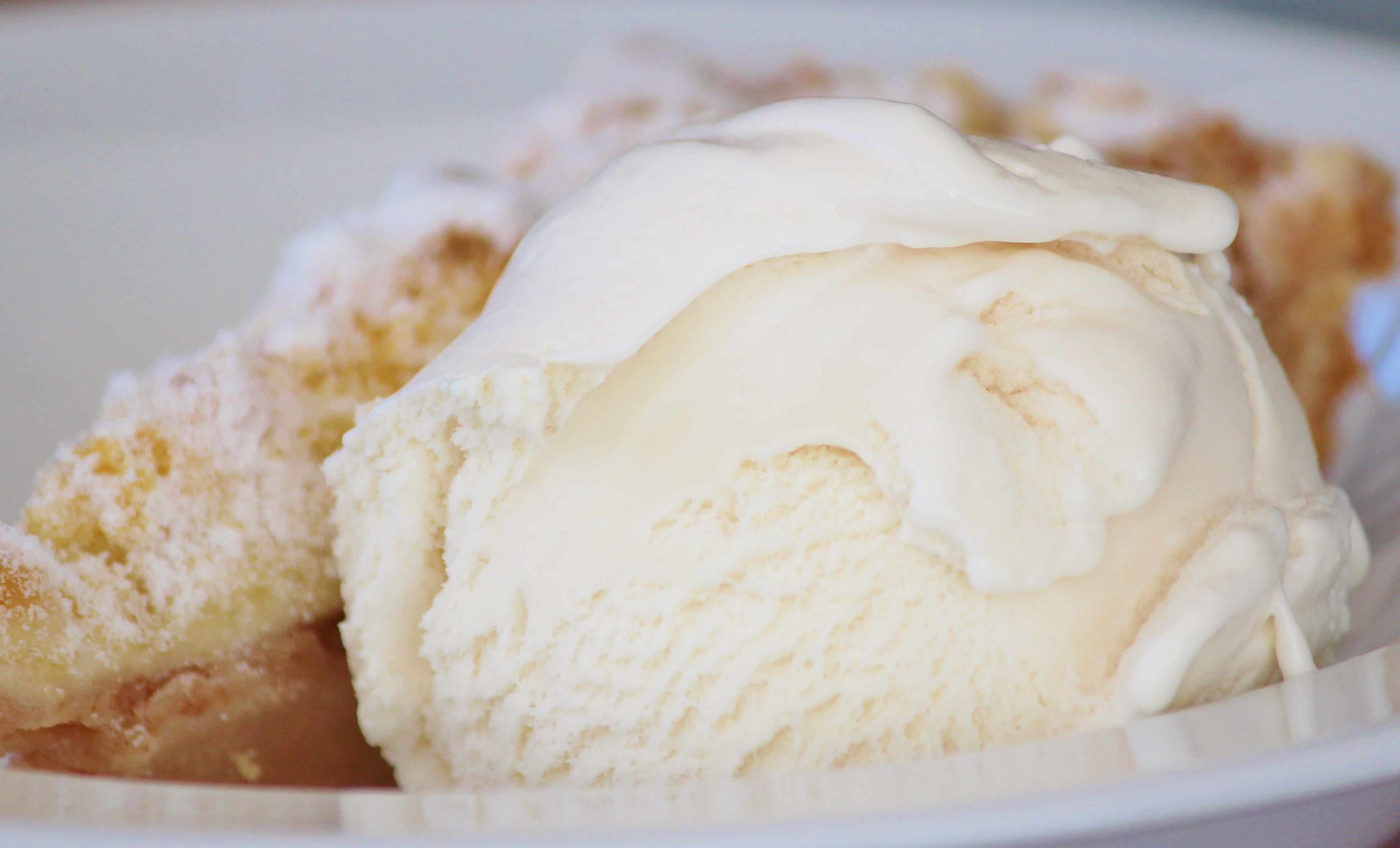 Free photo Delicious ice cream in a bowl