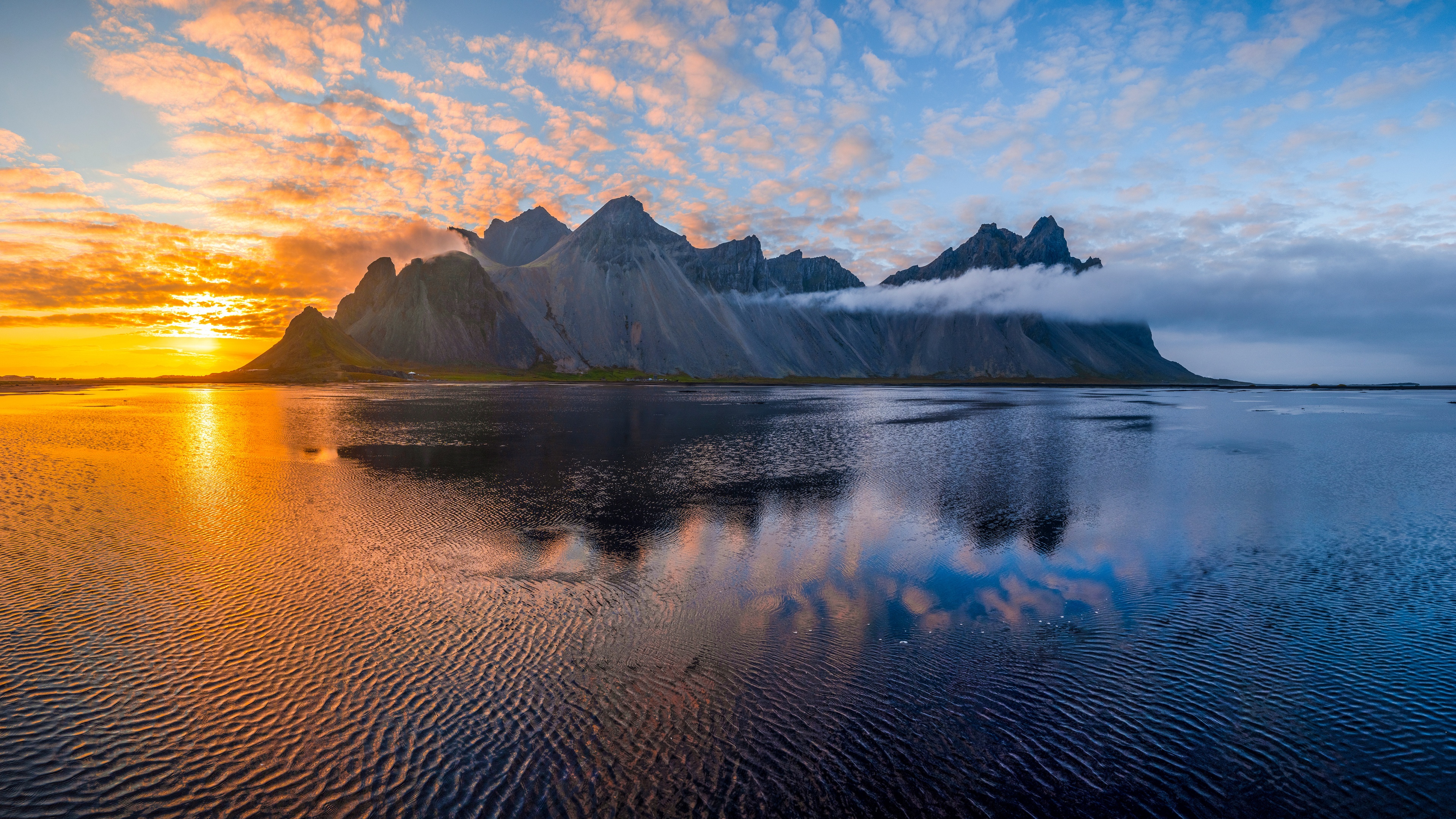 Free photo Tide on the Vestrahorn Coast