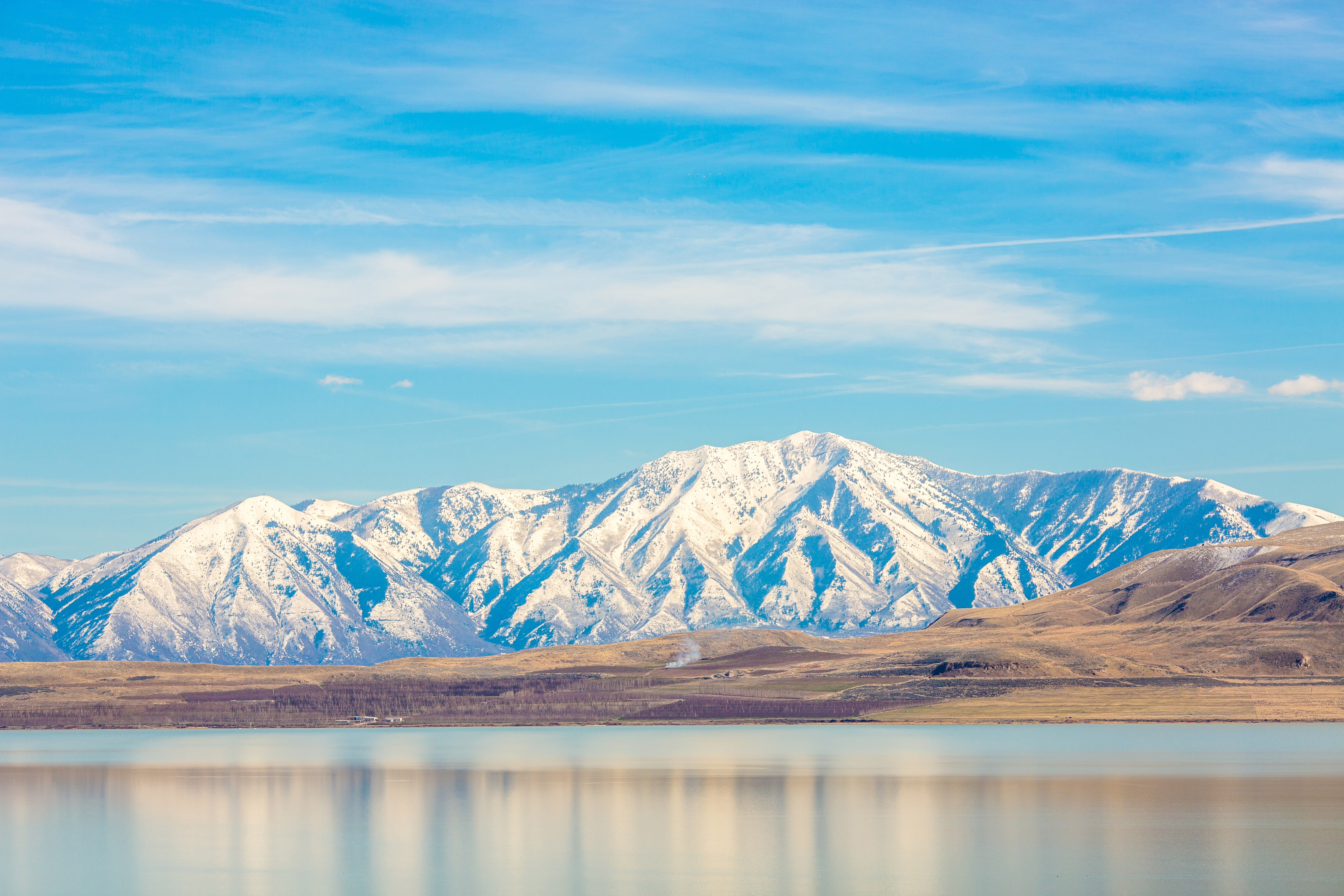 Wallpapers lake mountains snow on the peaks on the desktop