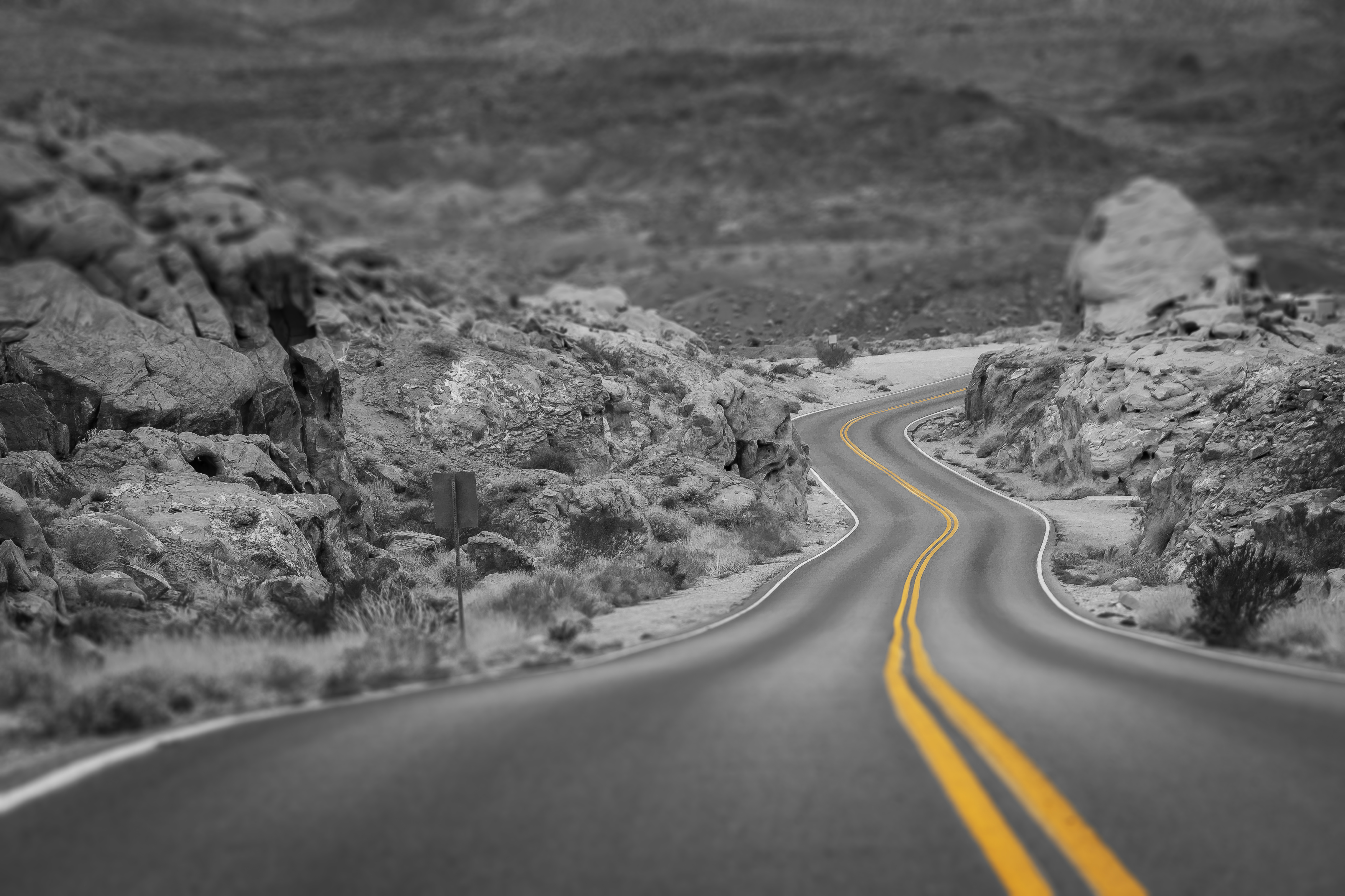 Free photo A winding country road in Nevada, in black and white