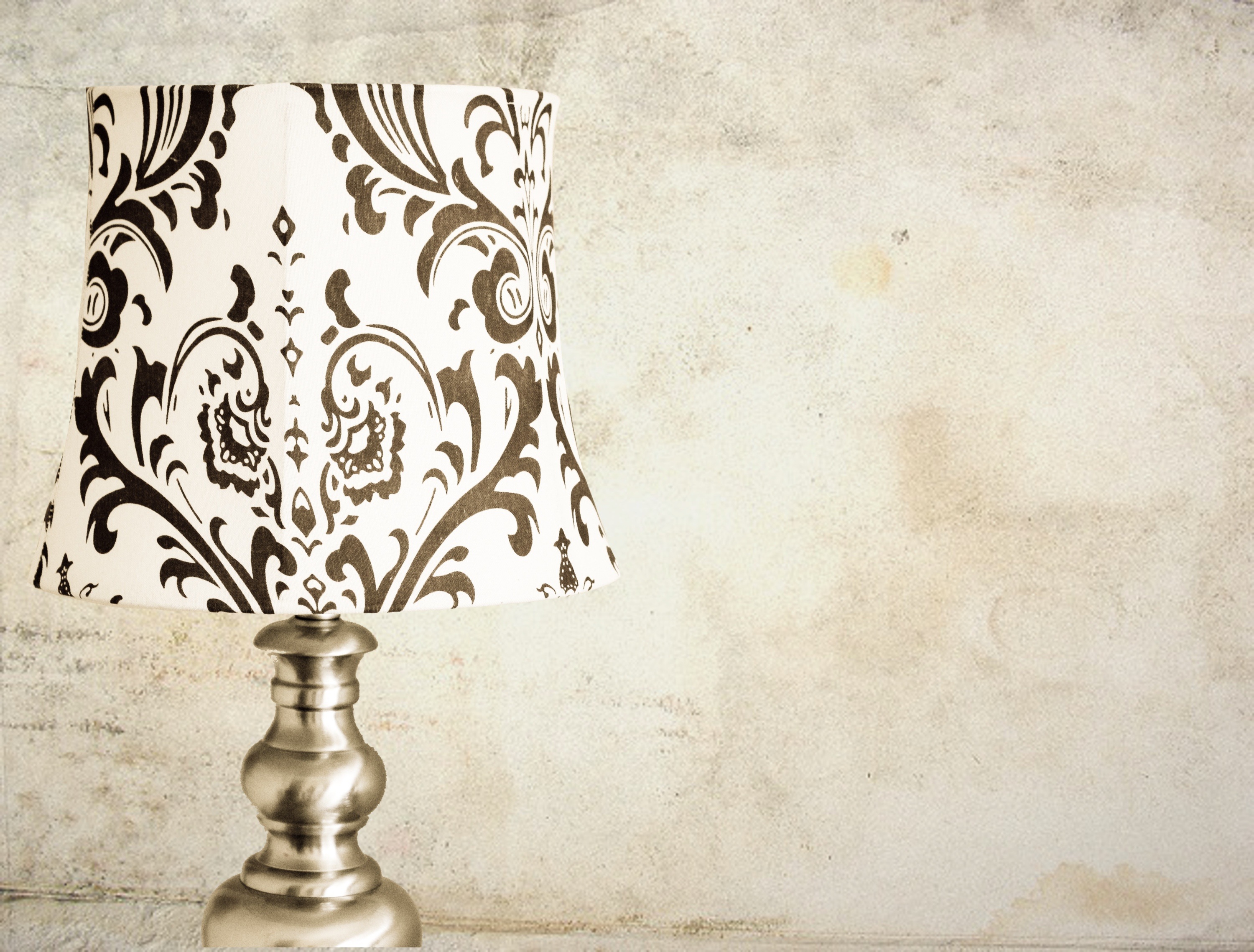 Wallpapers table light interior on the desktop