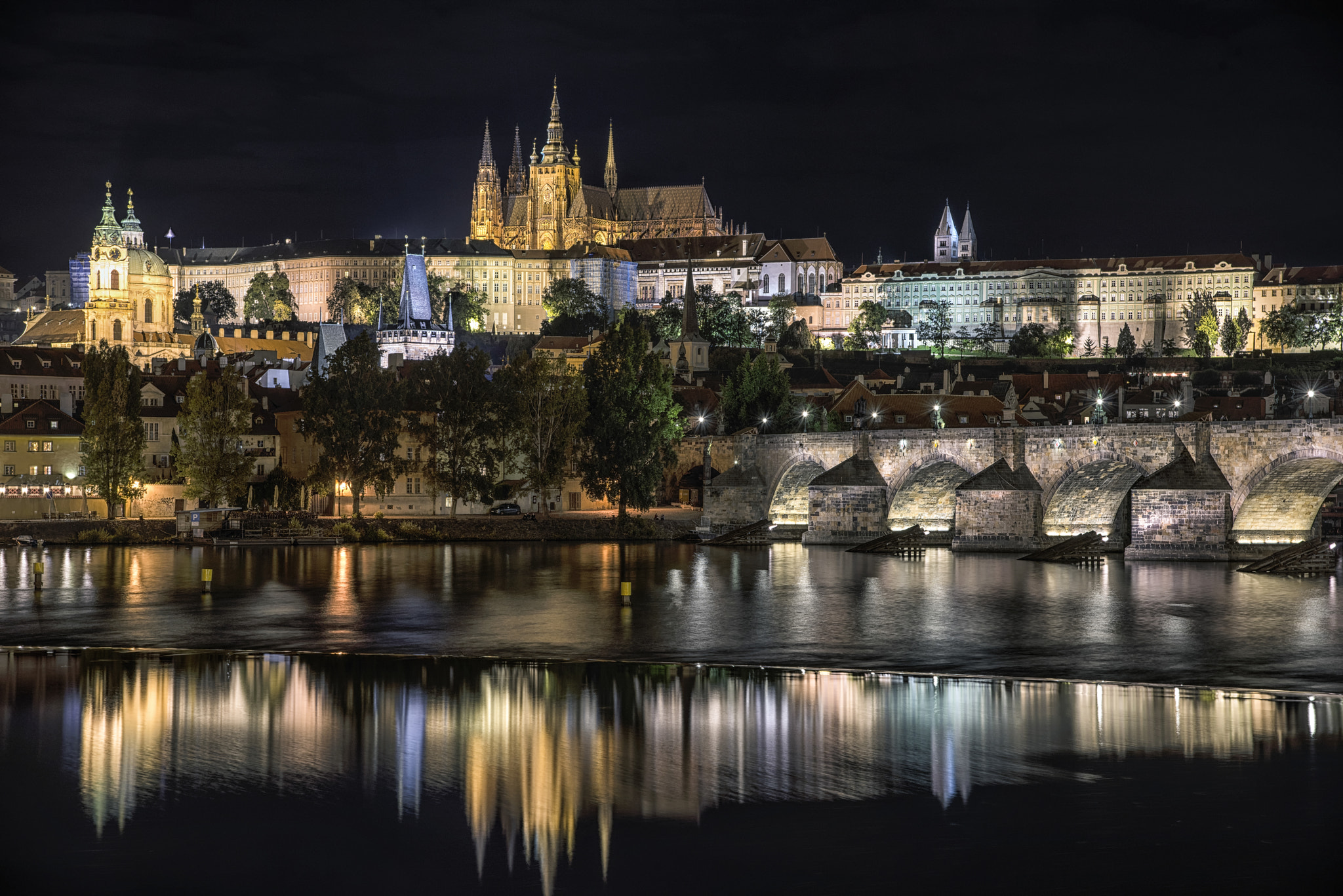 Обои дома города Prague castle на рабочий стол