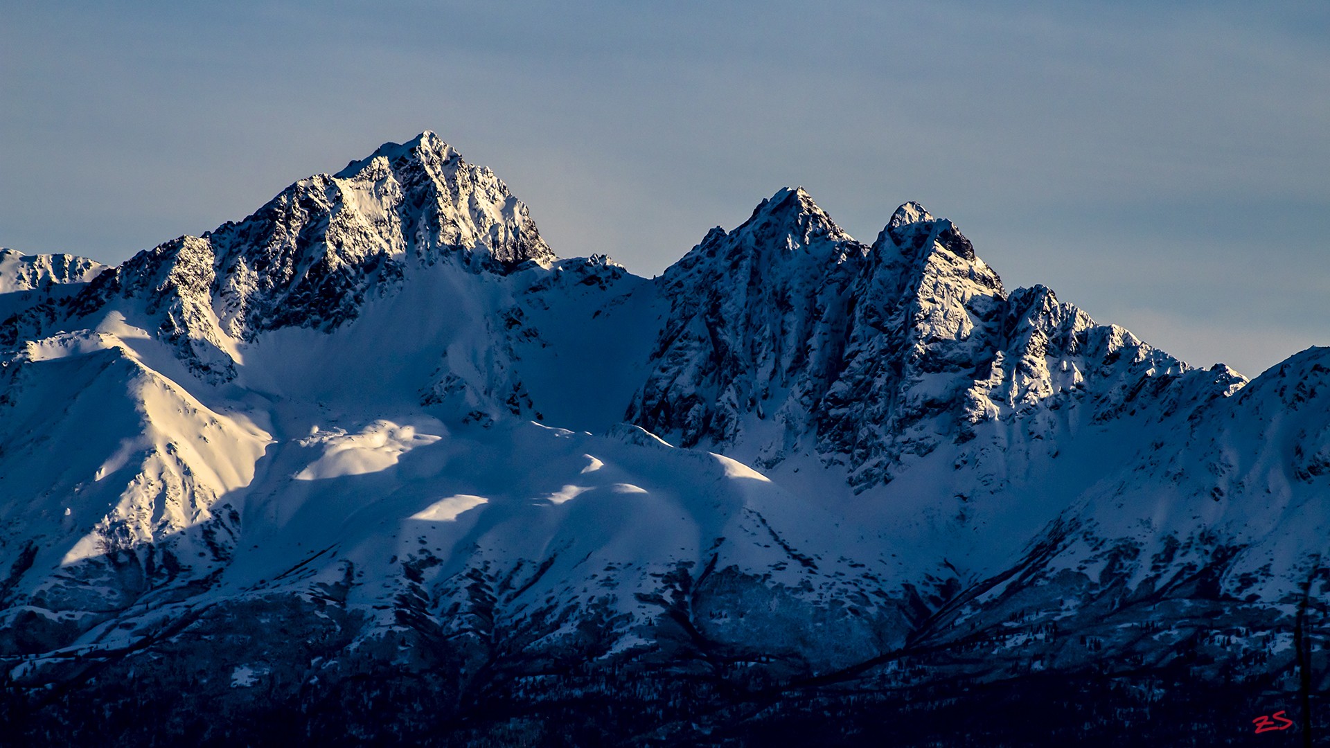 Alaska`s Snowy Peaks