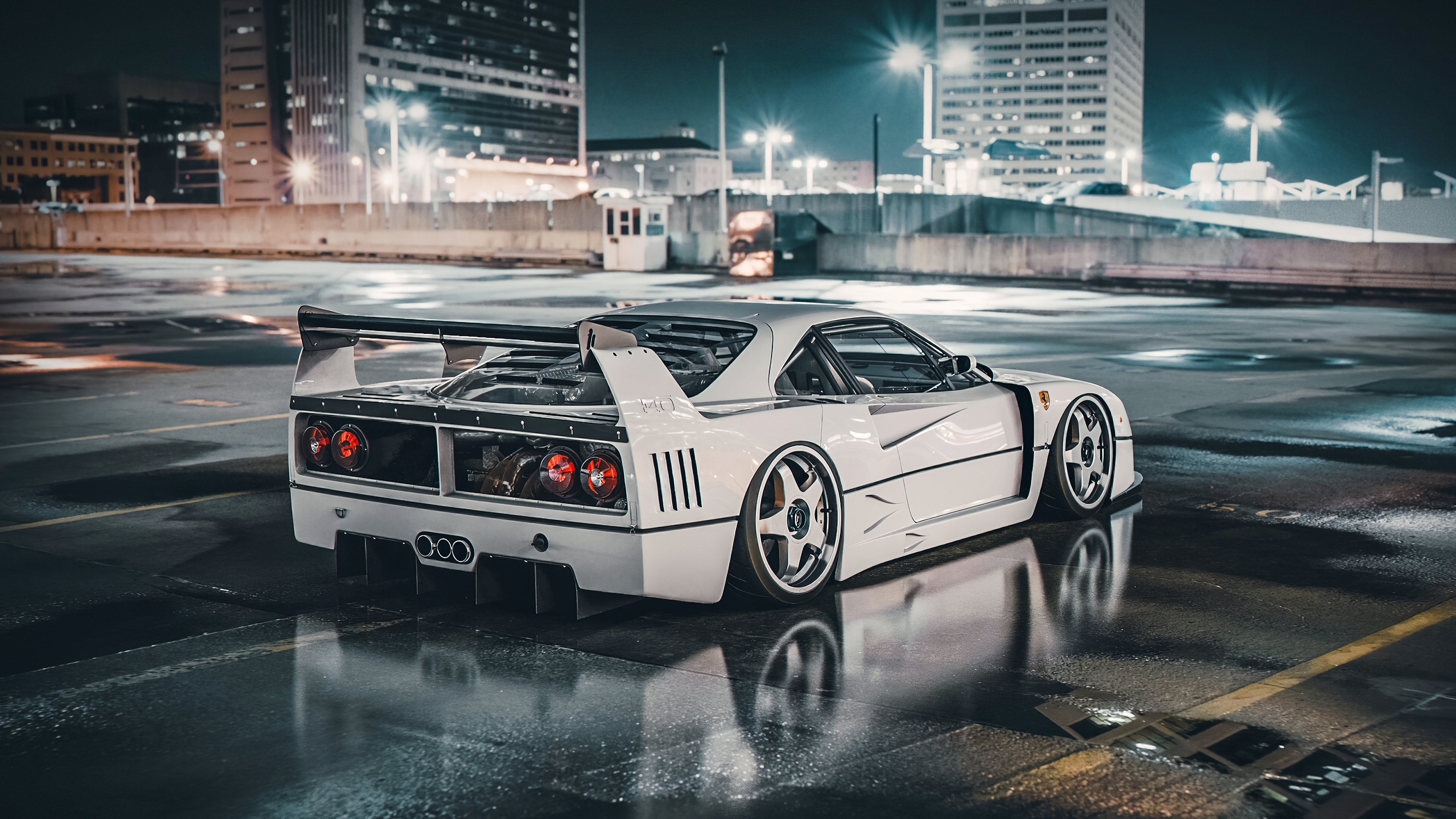 Free photo White Ferrari f40 rear view