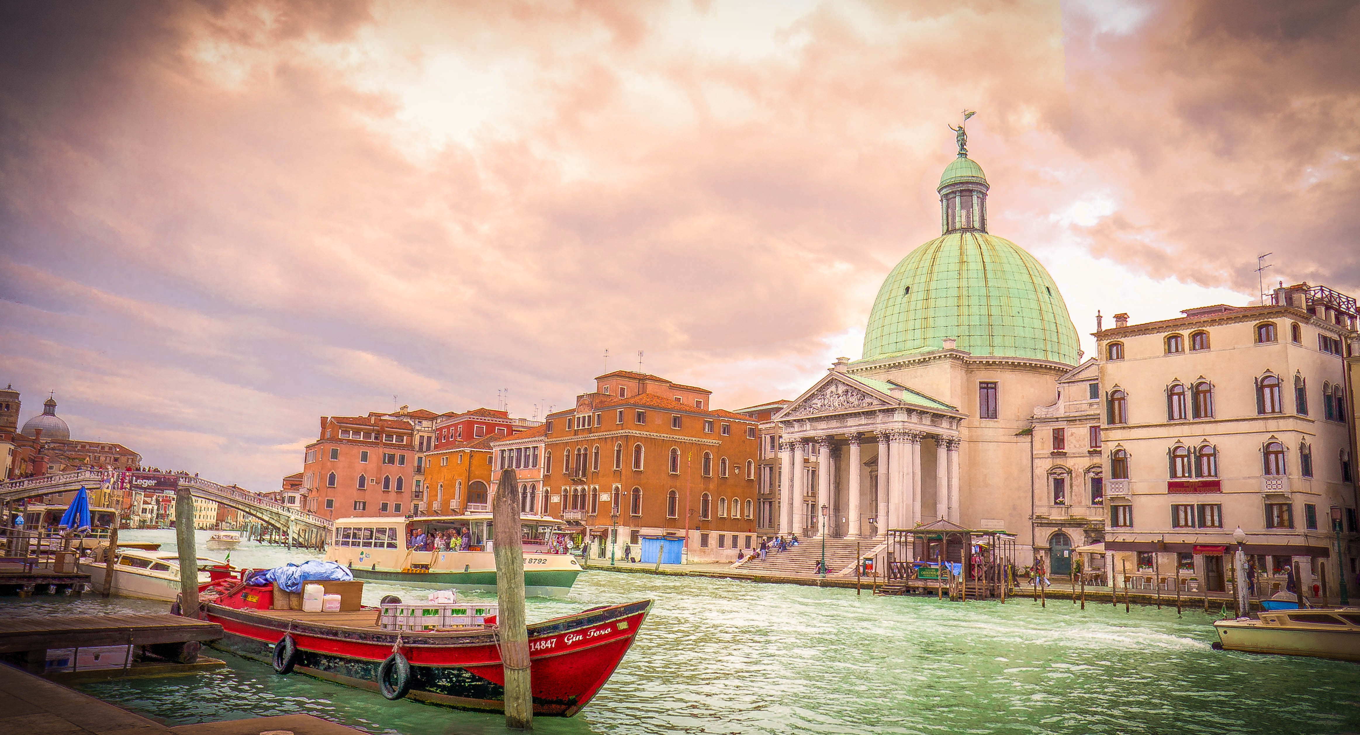 Free photo Venice on a sunny evening