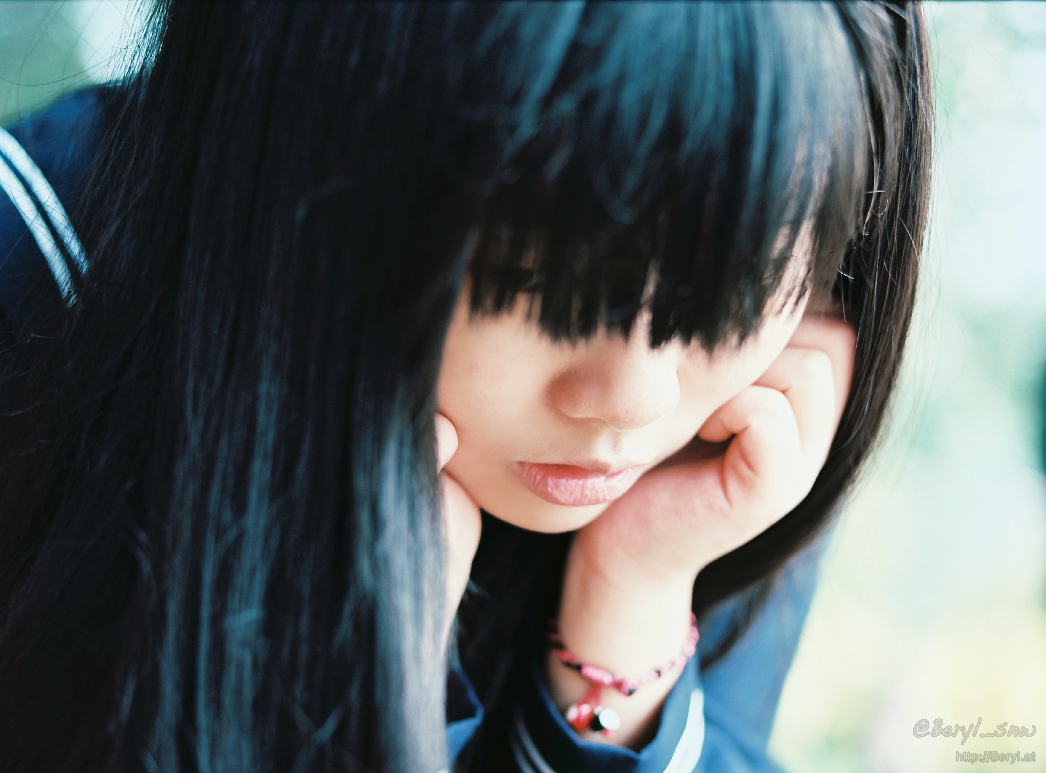 Обои лицо деревья белый на рабочий стол