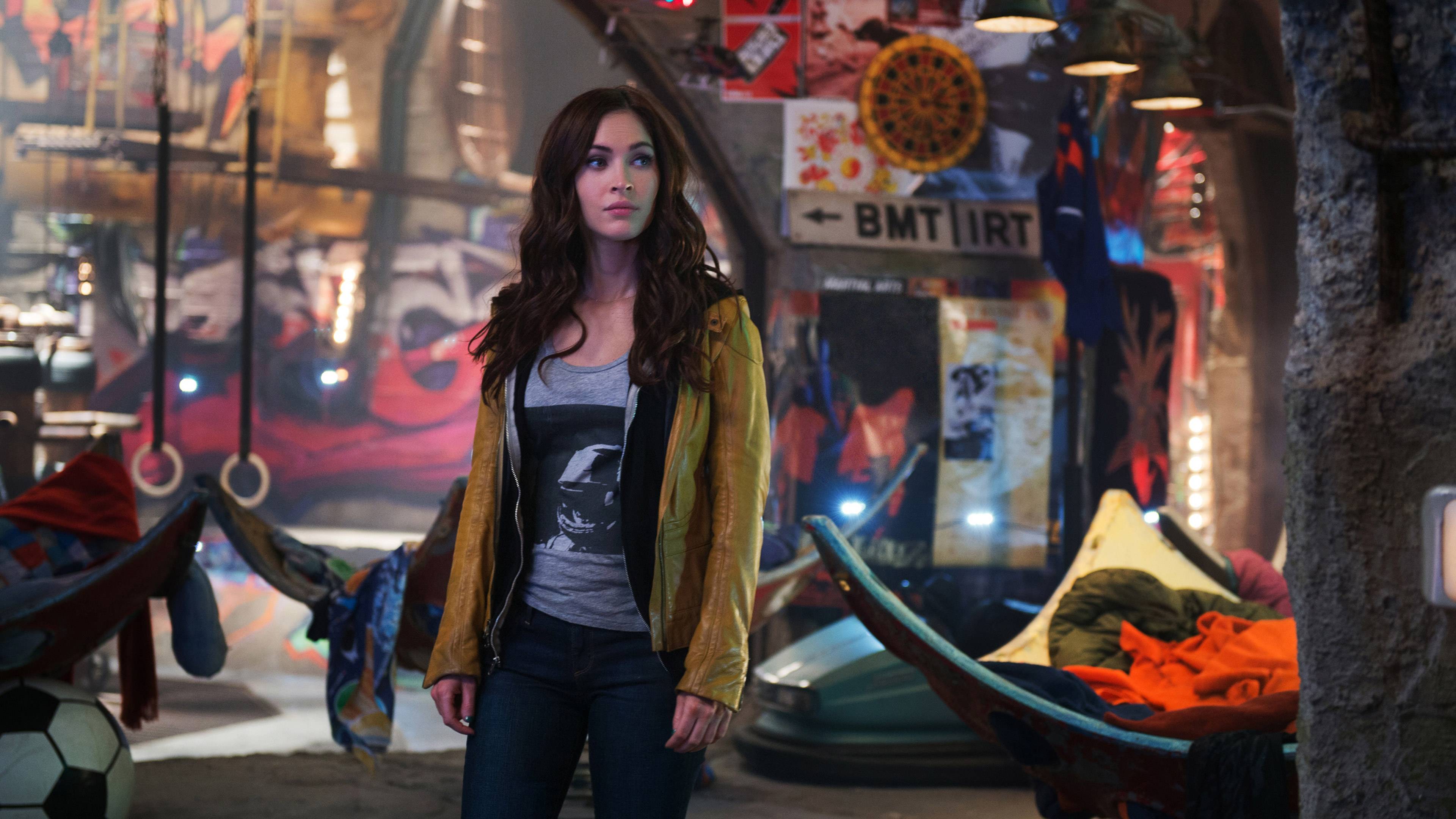 Free photo Megan Fox in a Teenage Mutant Ninja Turtles movie.