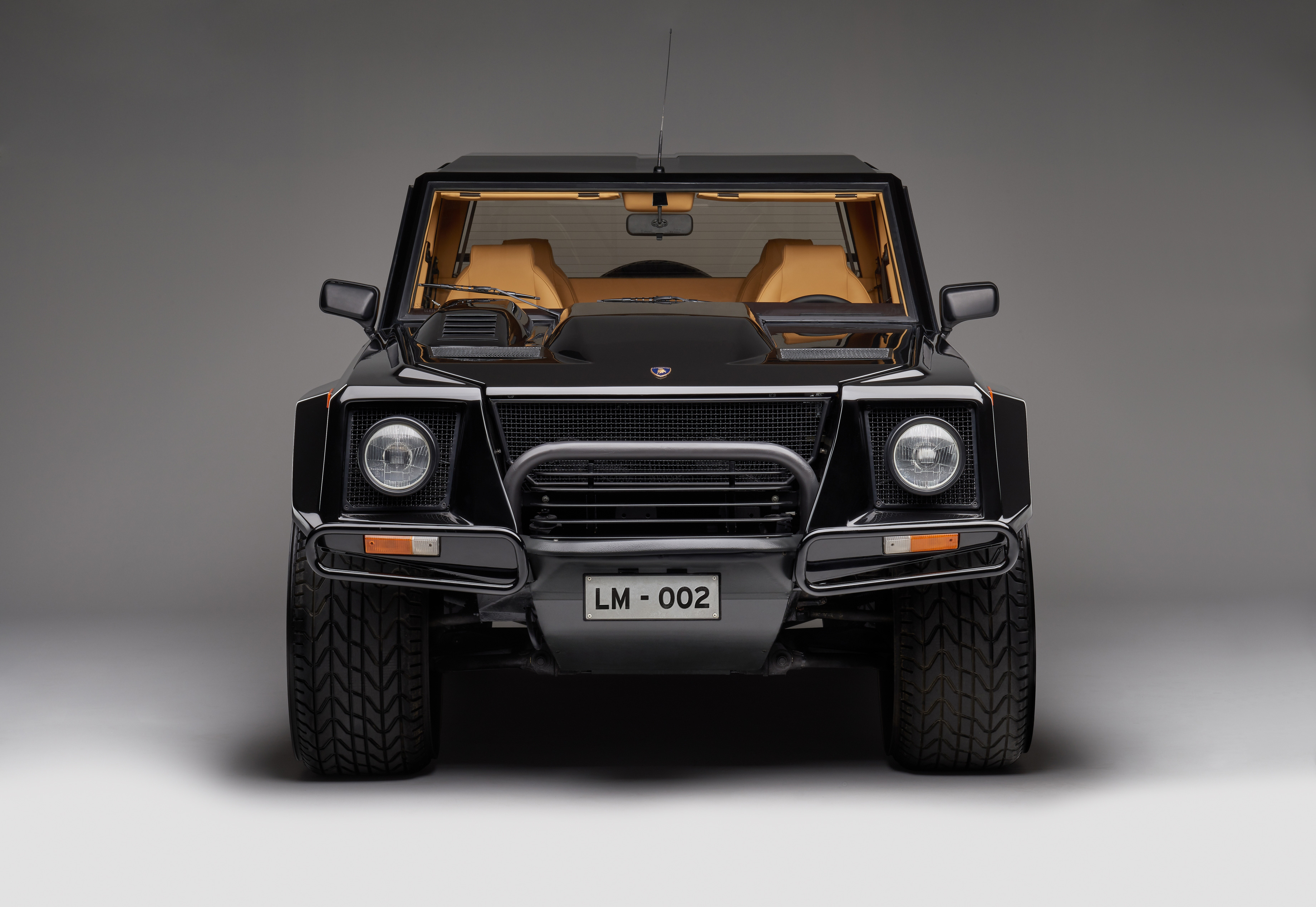 Free photo Lamborghini Lm002 in black.