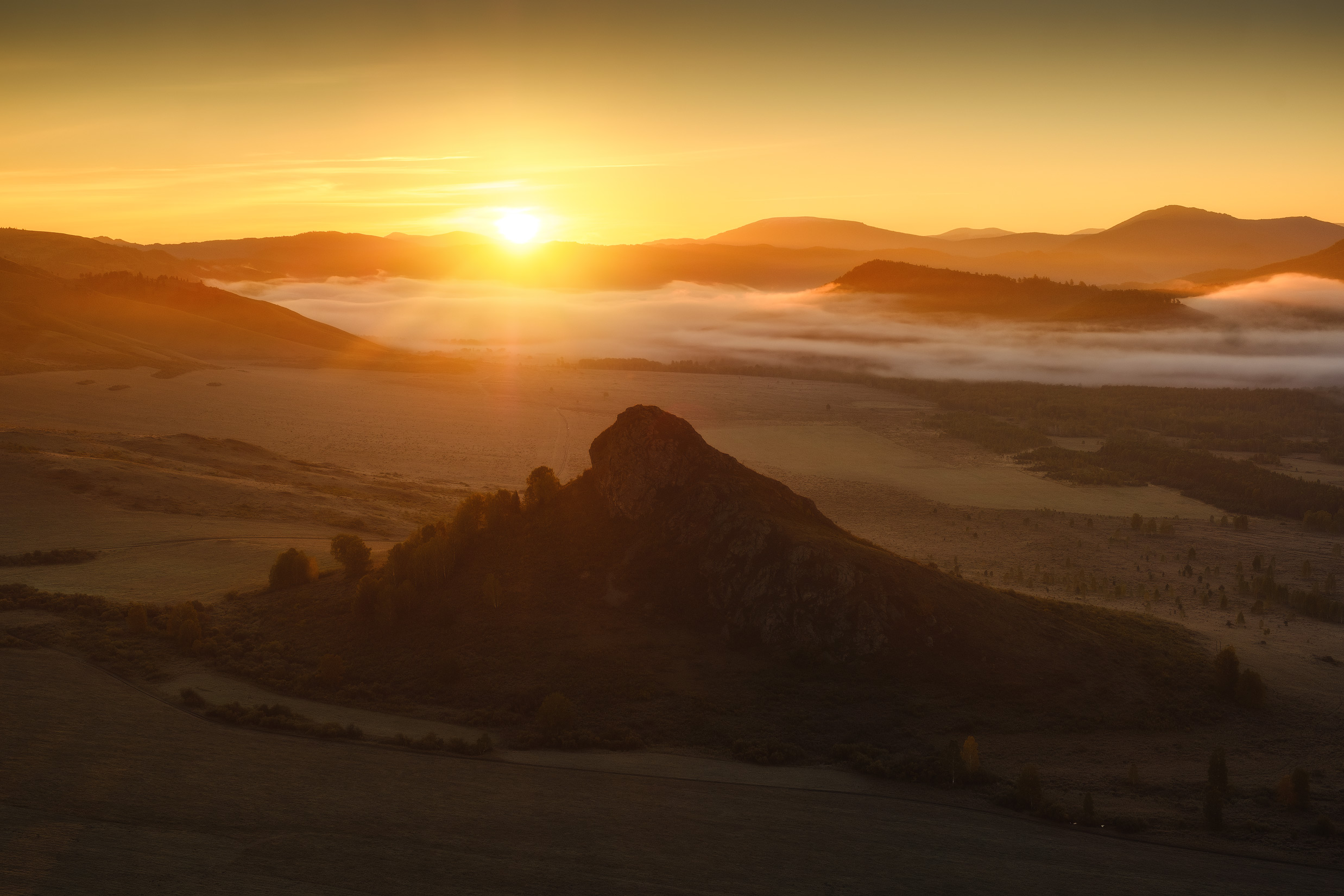 Free photo Dawn over the reserve Tigirek