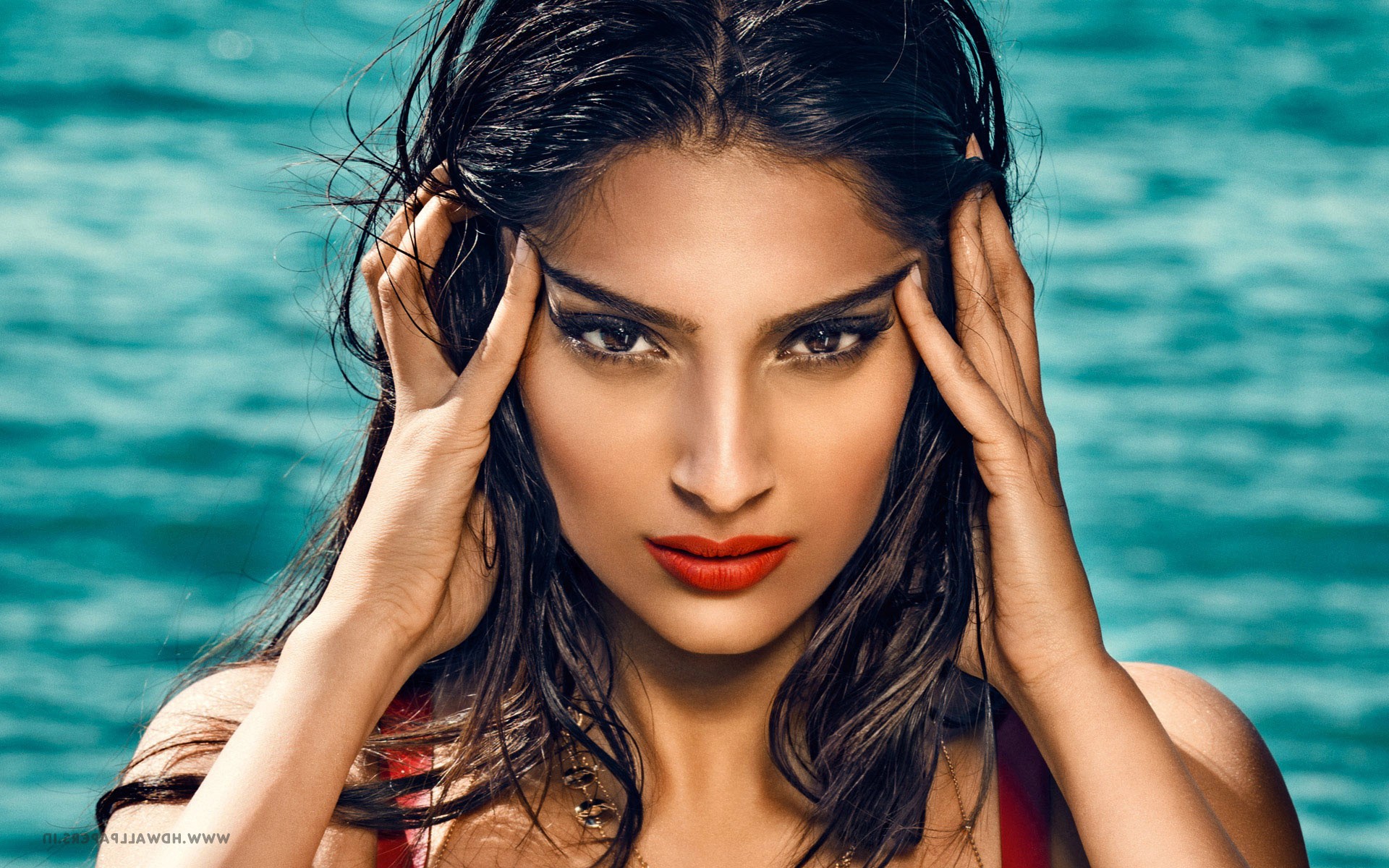 Wallpapers beach Sonam Kapoor girls on the desktop