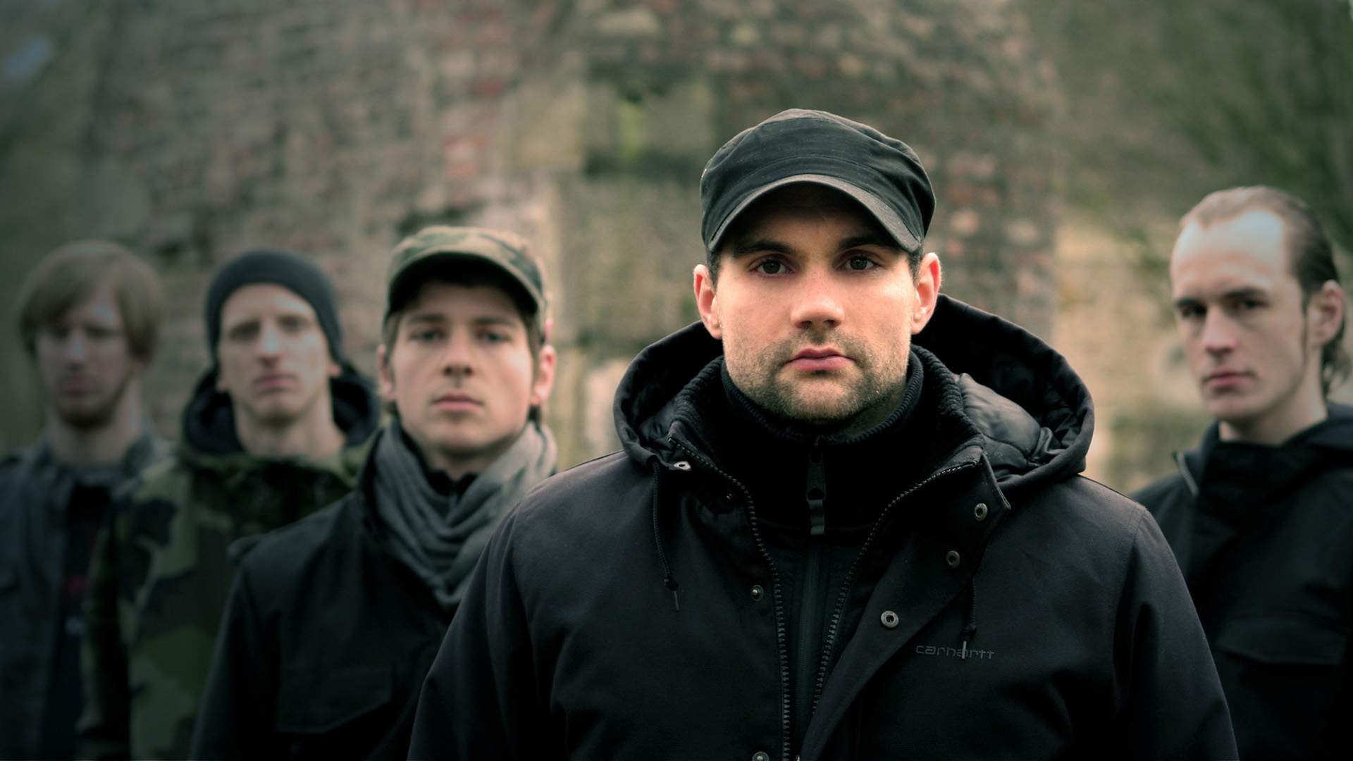 桌面上的壁纸室外 茄克 鞋帽