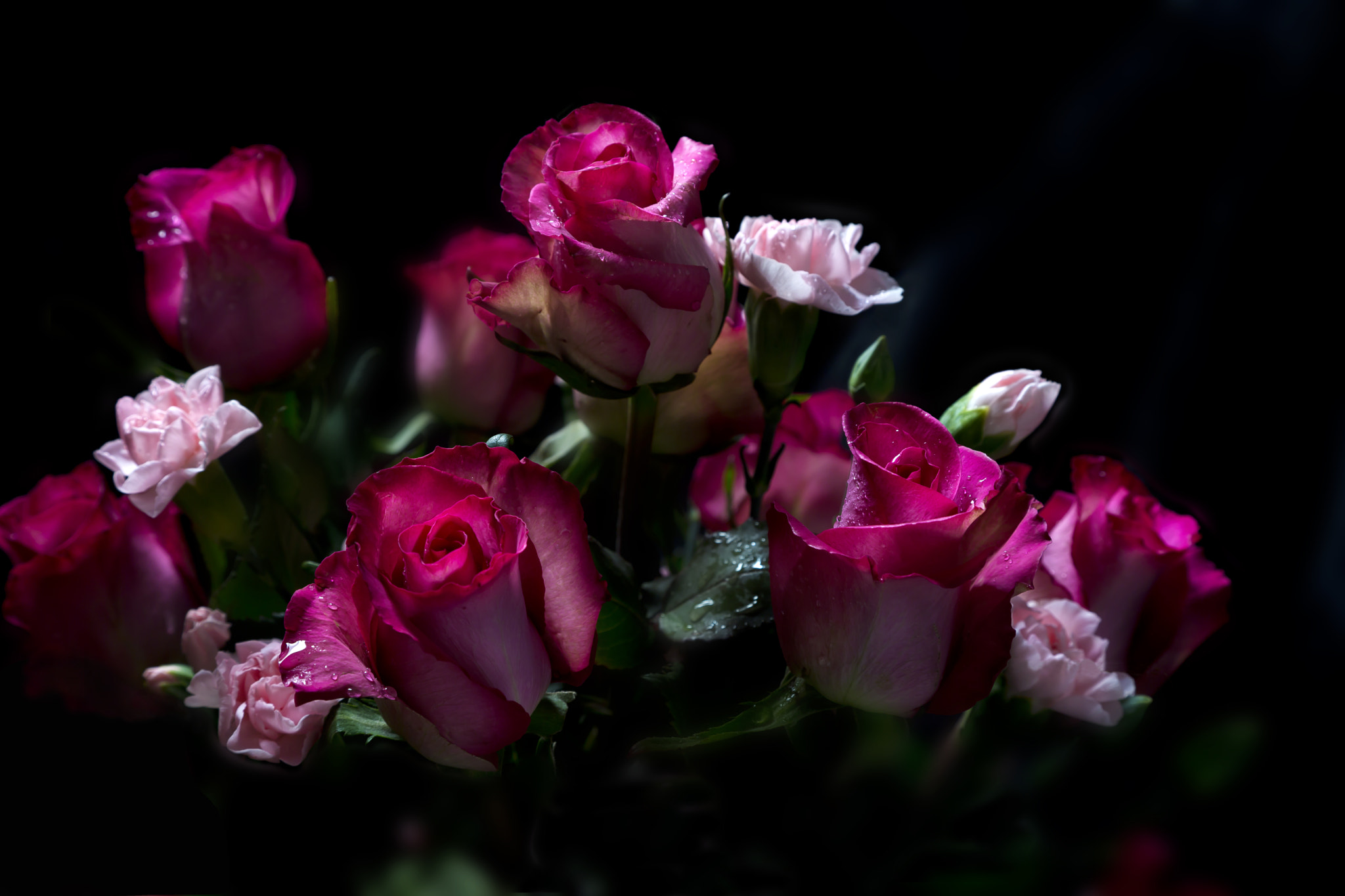 Обои букет цветочная композиция розовые цветы на рабочий стол