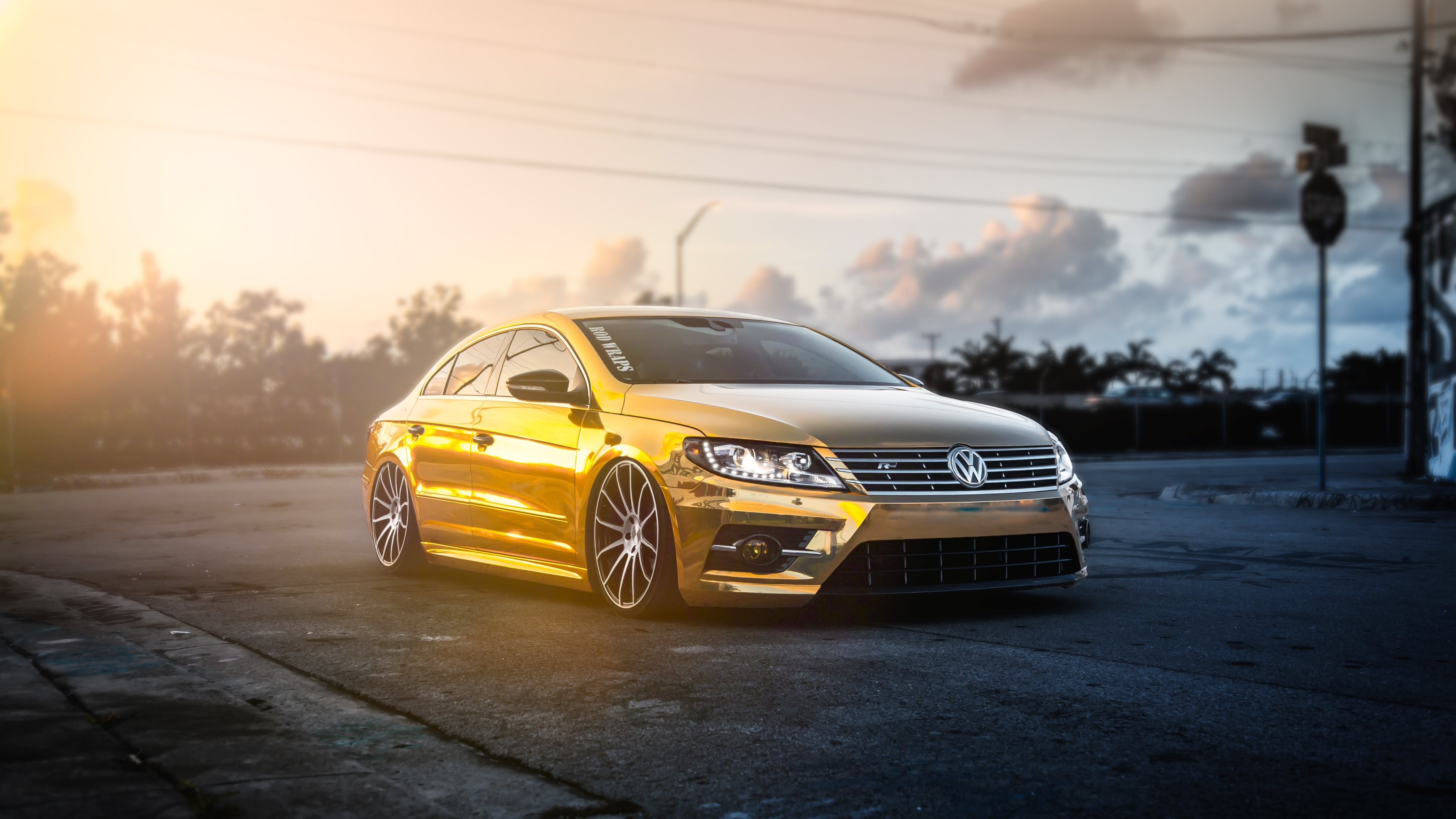 Free photo Gold Volkswagen Passat in sunny weather