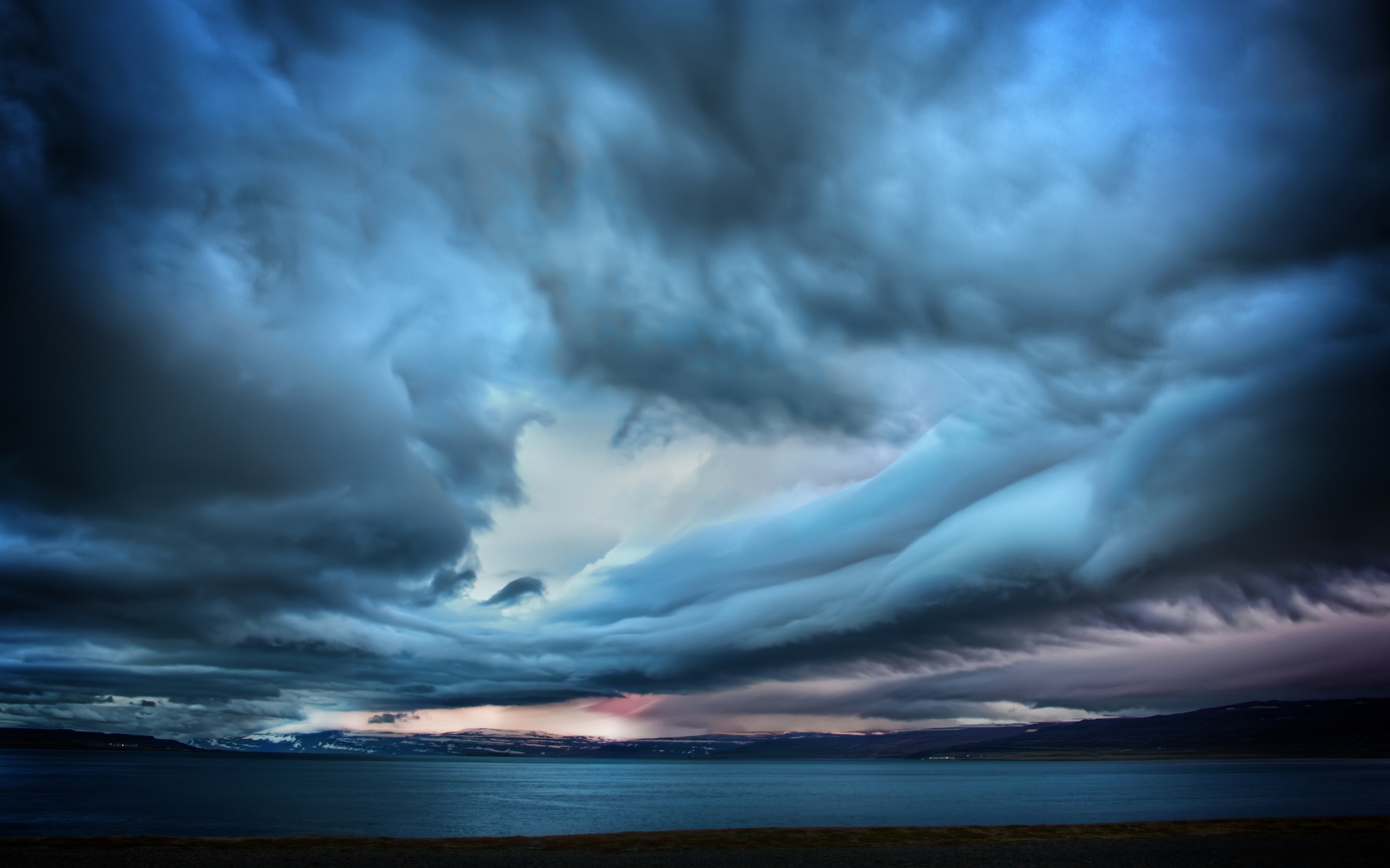 桌面上的壁纸云彩 天空 黪