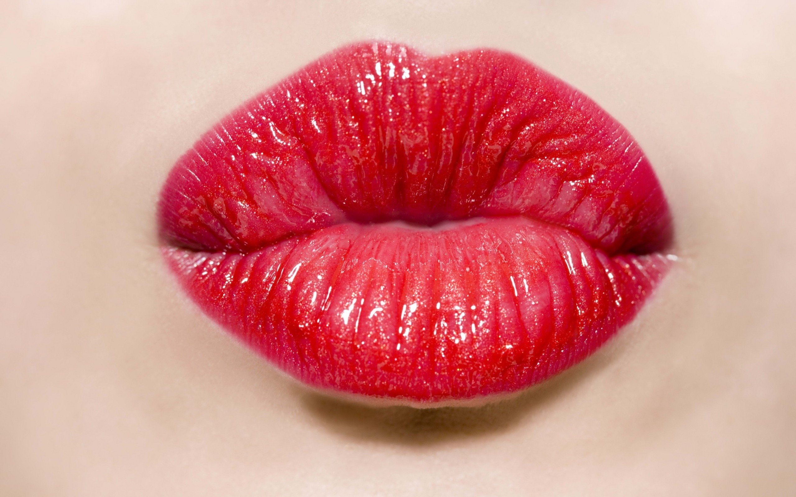 Wallpapers face red lipstick on the desktop