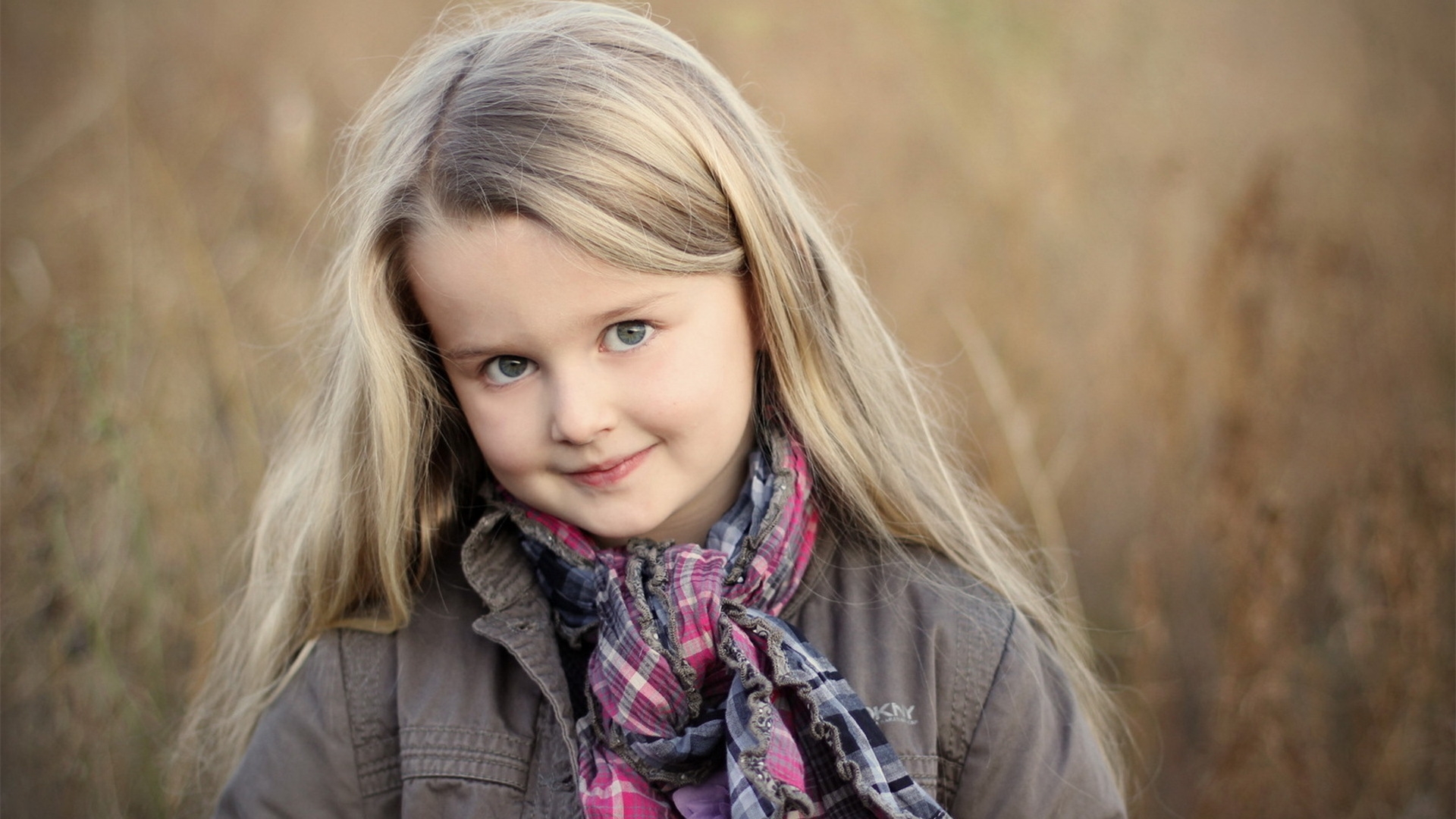 Free photo A little girl with long hair