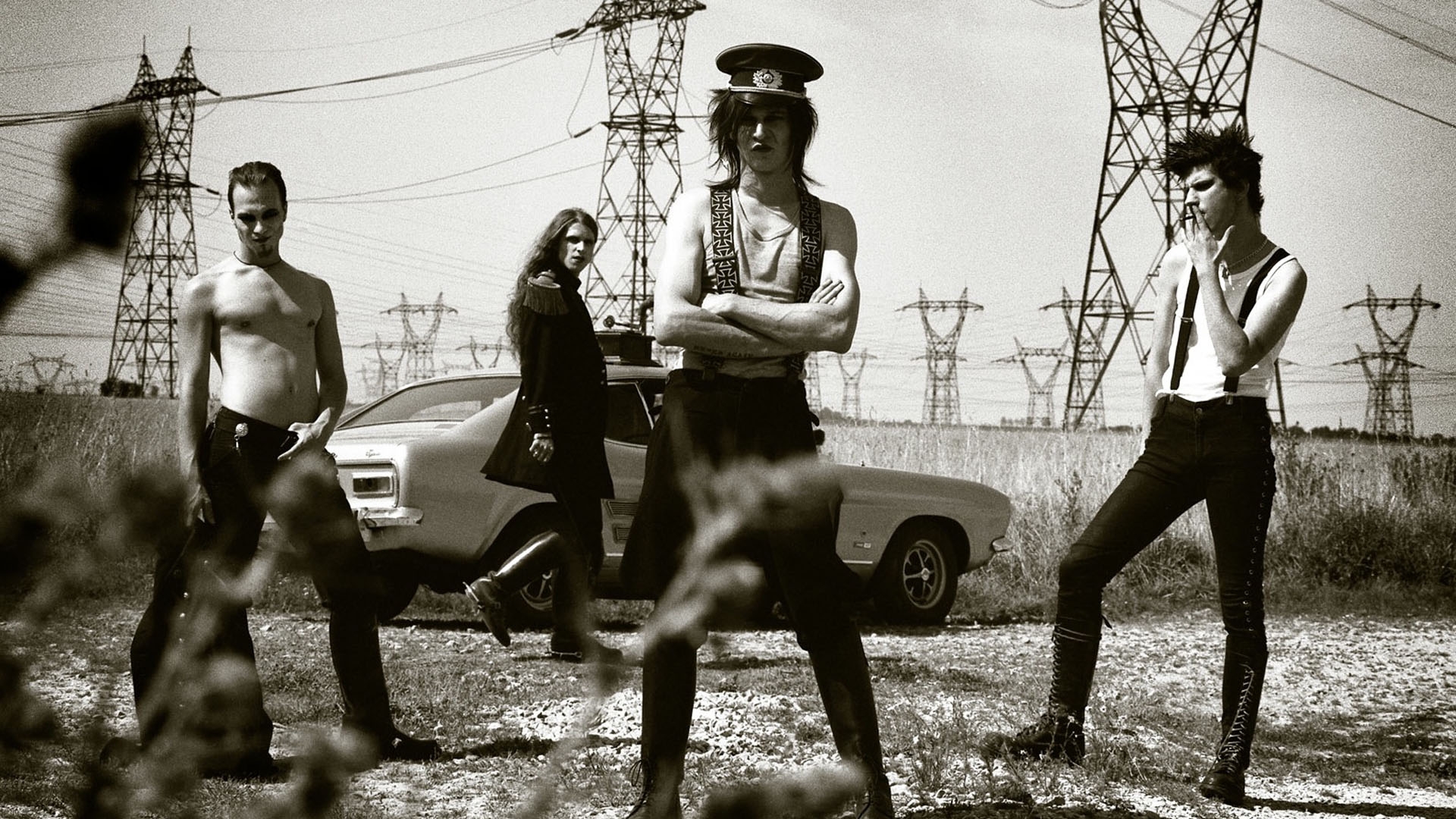 Wallpapers car band field on the desktop