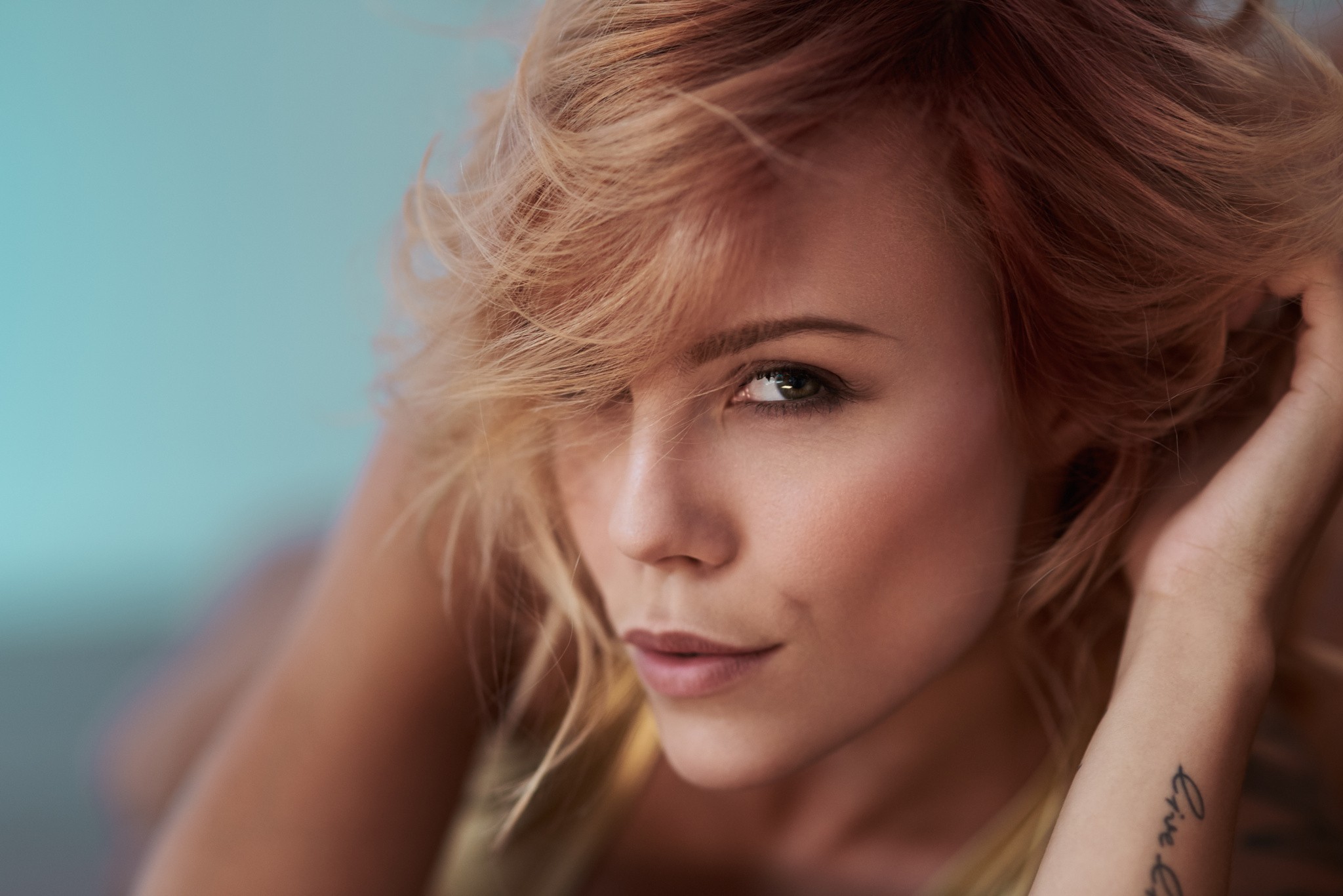 Обои лицо женщина модель на рабочий стол