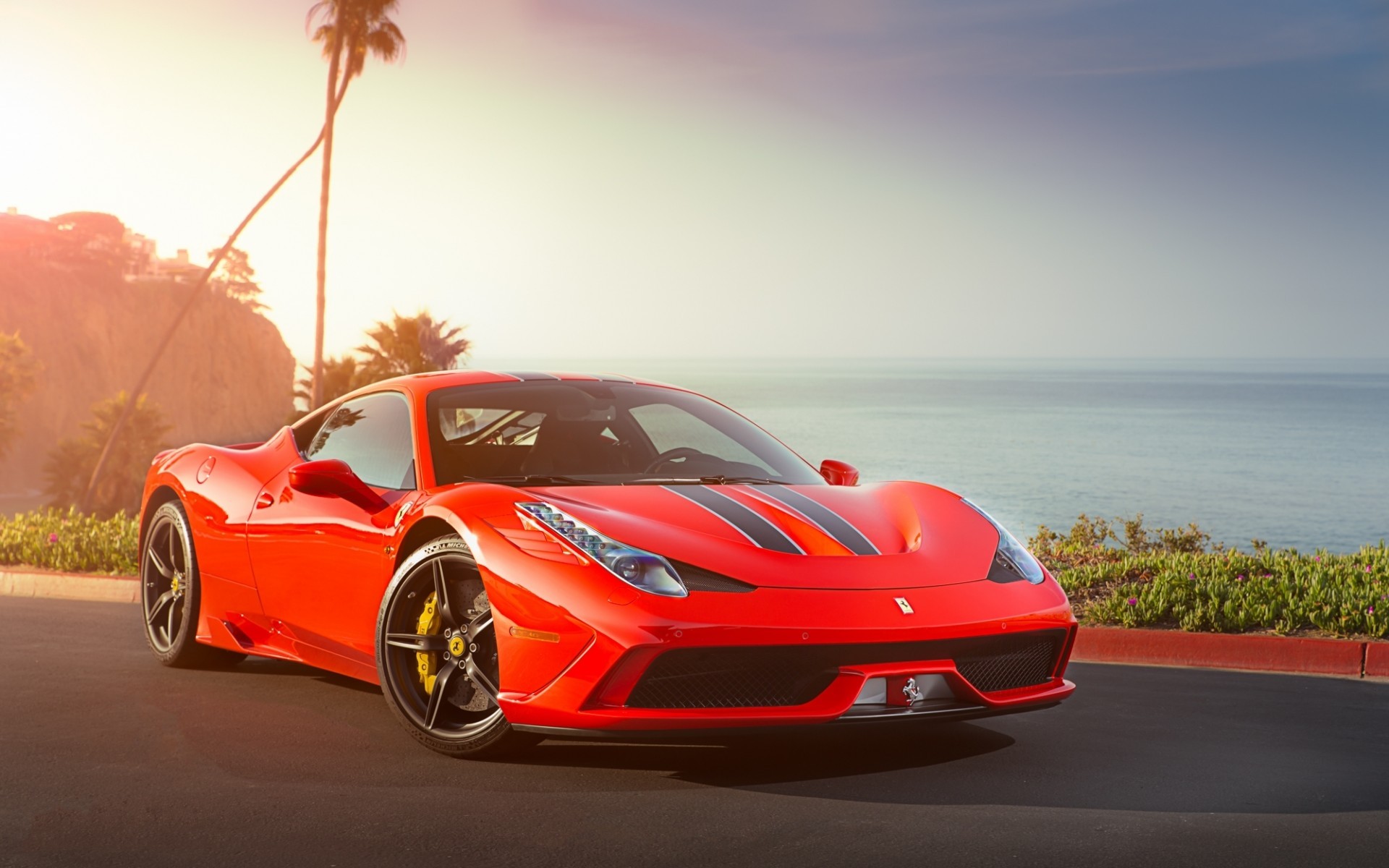 Обои автомобиль Ferrari море на рабочий стол
