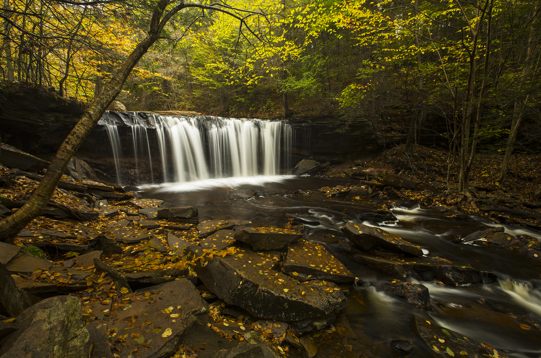 Wallpapers autumn waterfall stones on the desktop