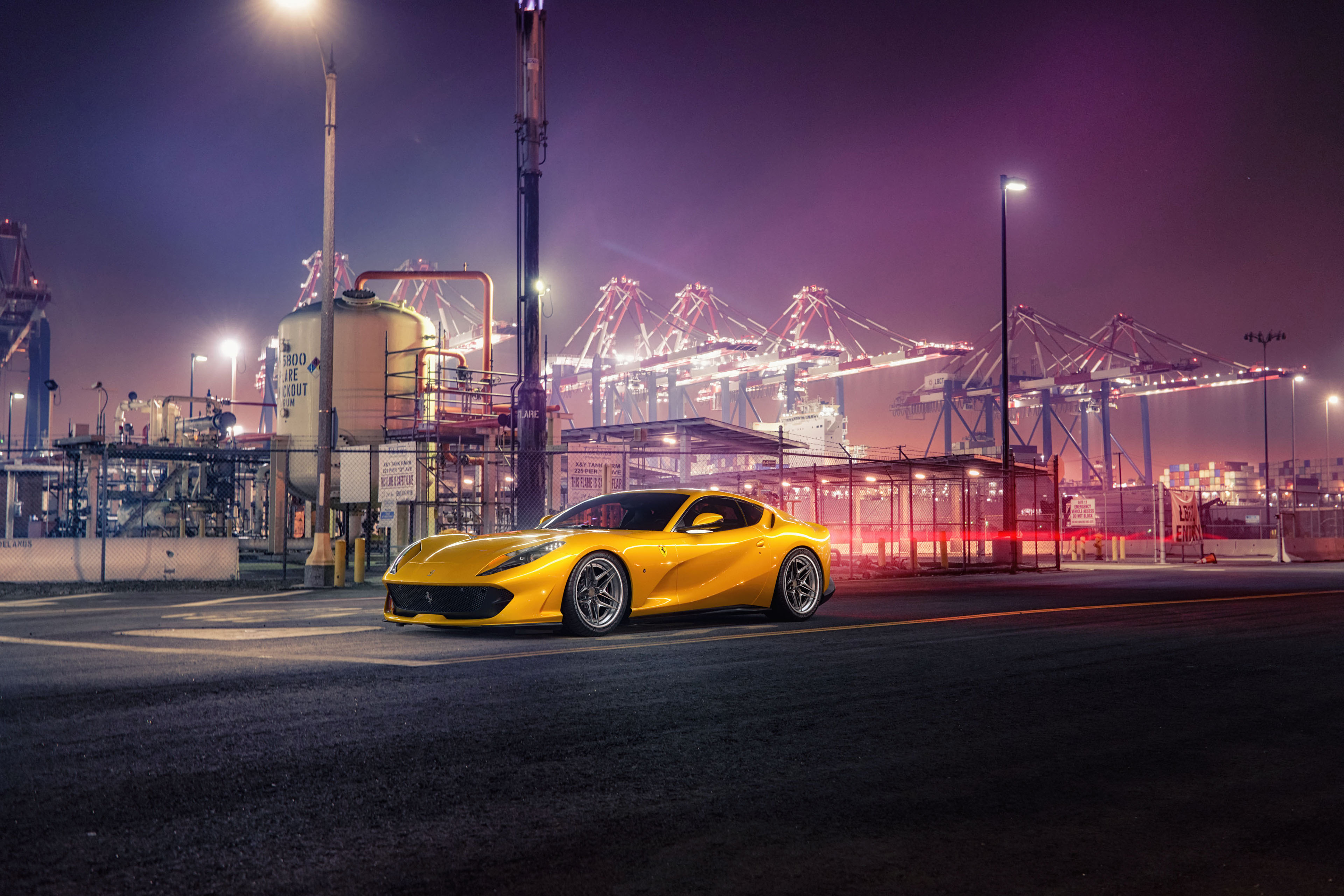 Обои Ferrari машины желтая машина на рабочий стол
