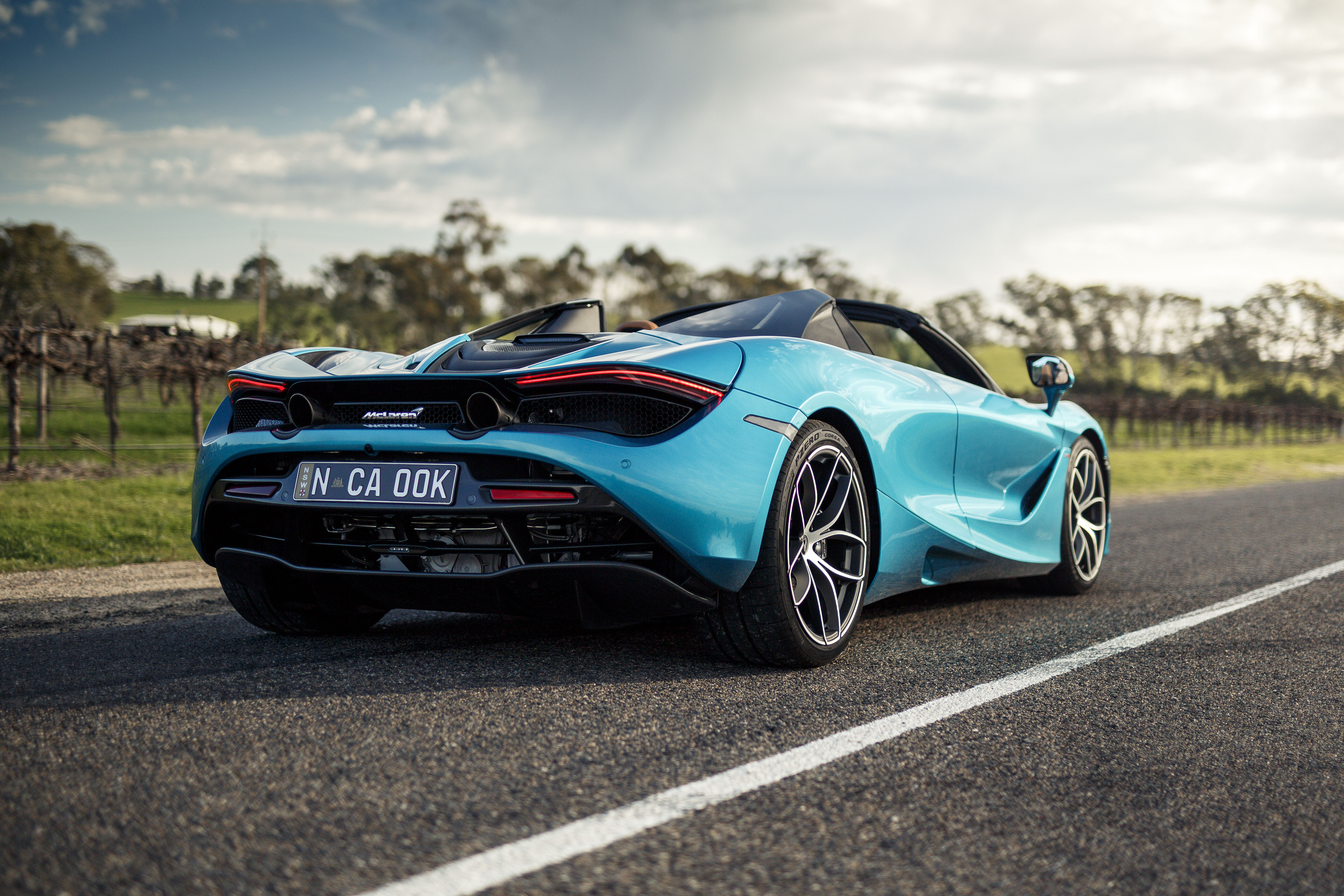 Обои Mclaren 720S Mclaren голубая машина на рабочий стол