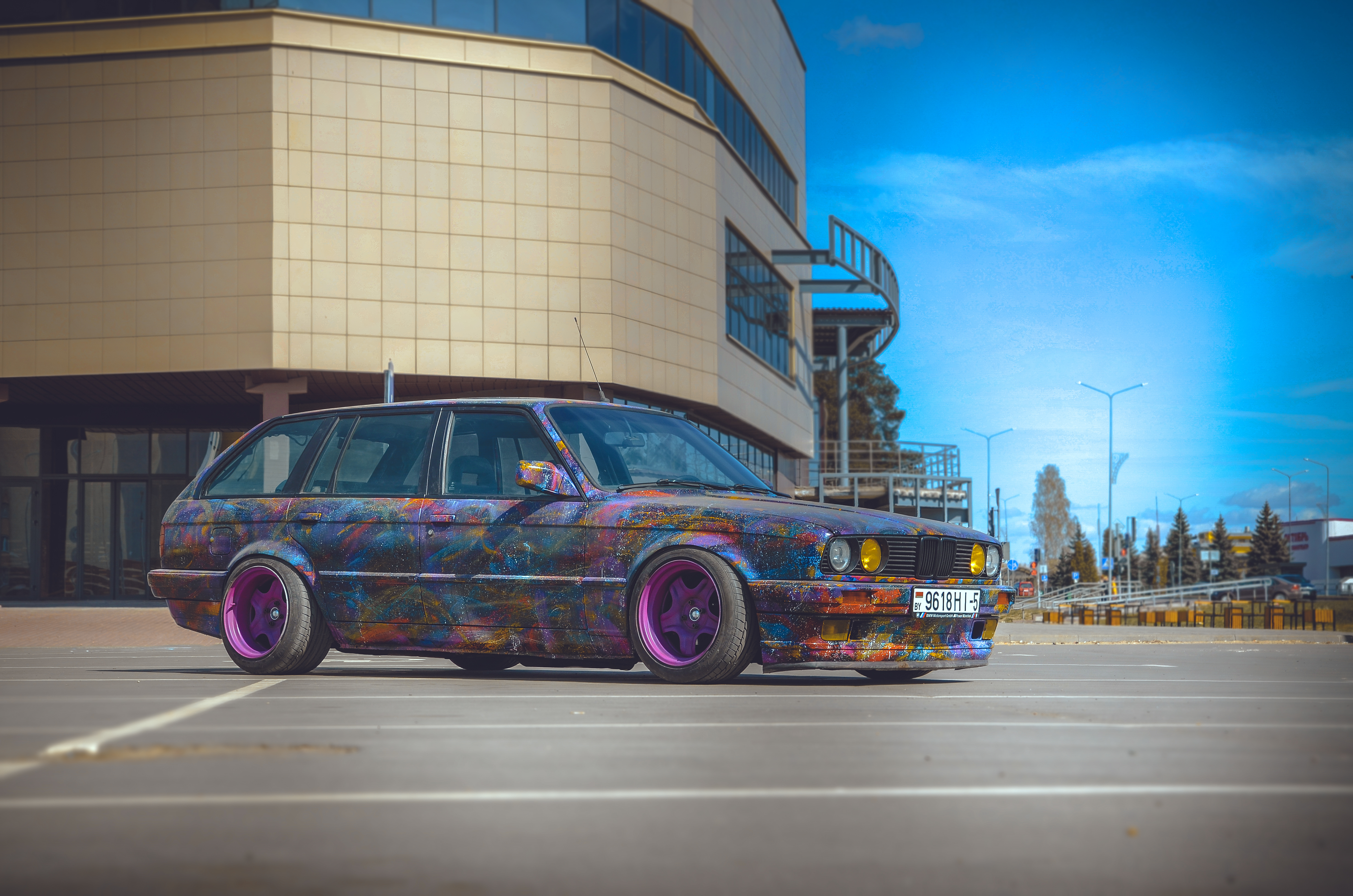 Free photo BMW E30 wagon