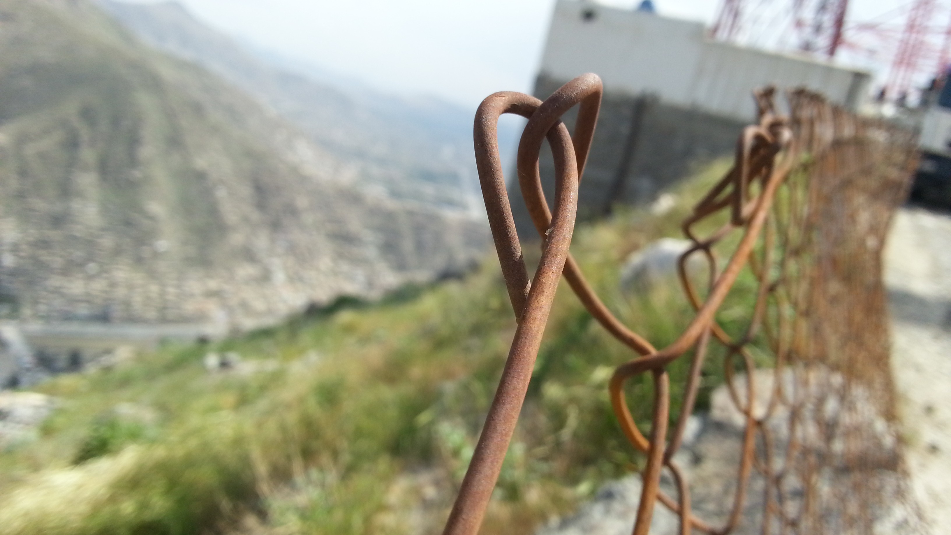 Обои пейзаж ржавчина забор на рабочий стол