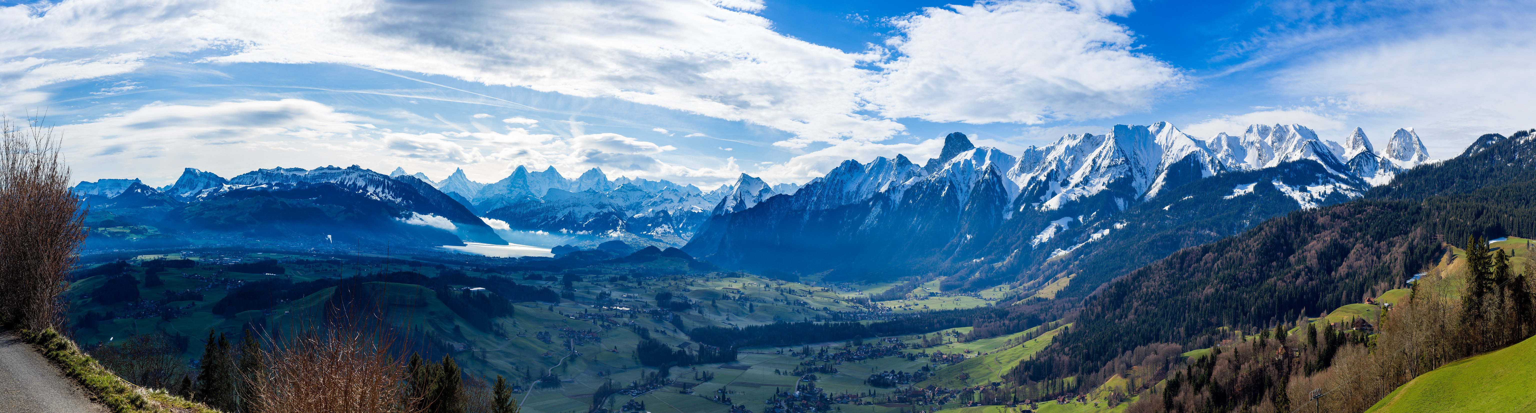 Free photo View of the expanse from the highest mountain